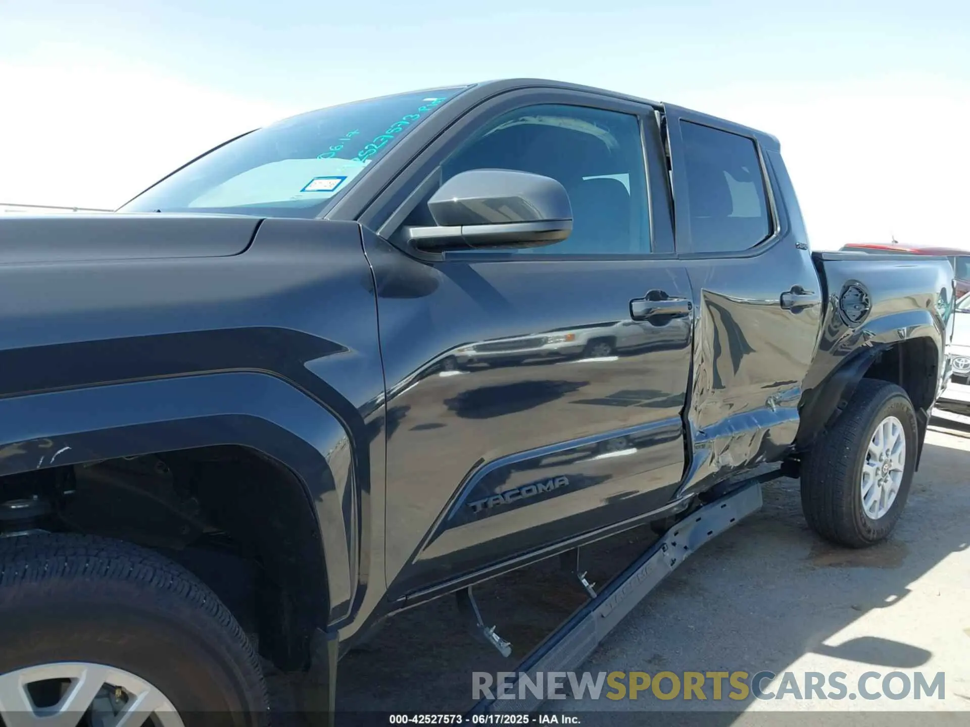 6 fotografías del automóvil dañado 3TMKB5FN6RM008018 TOYOTA TACOMA 2024