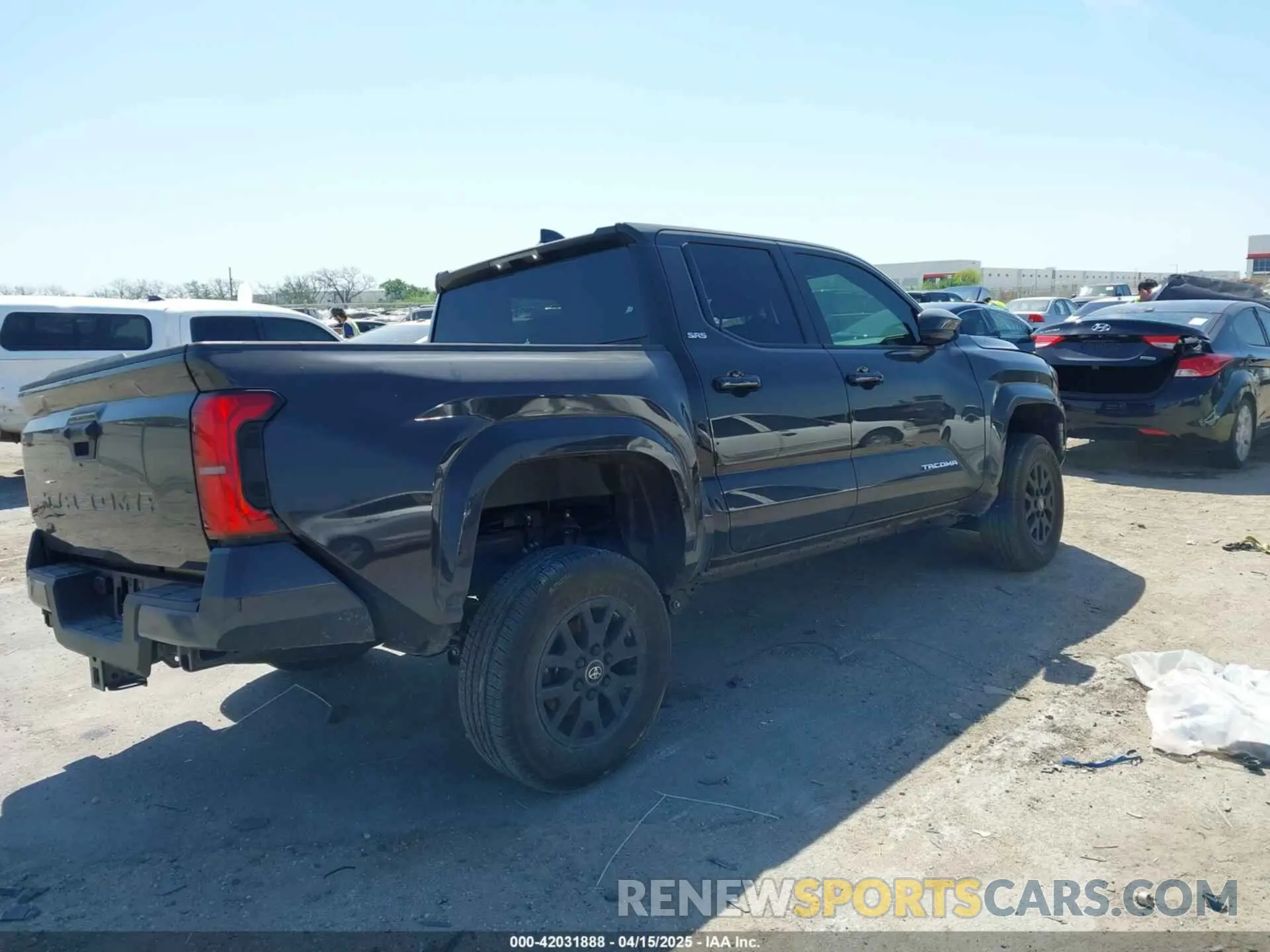 4 fotografías del automóvil dañado 3TMKB5FN7RM022347 TOYOTA TACOMA 2024