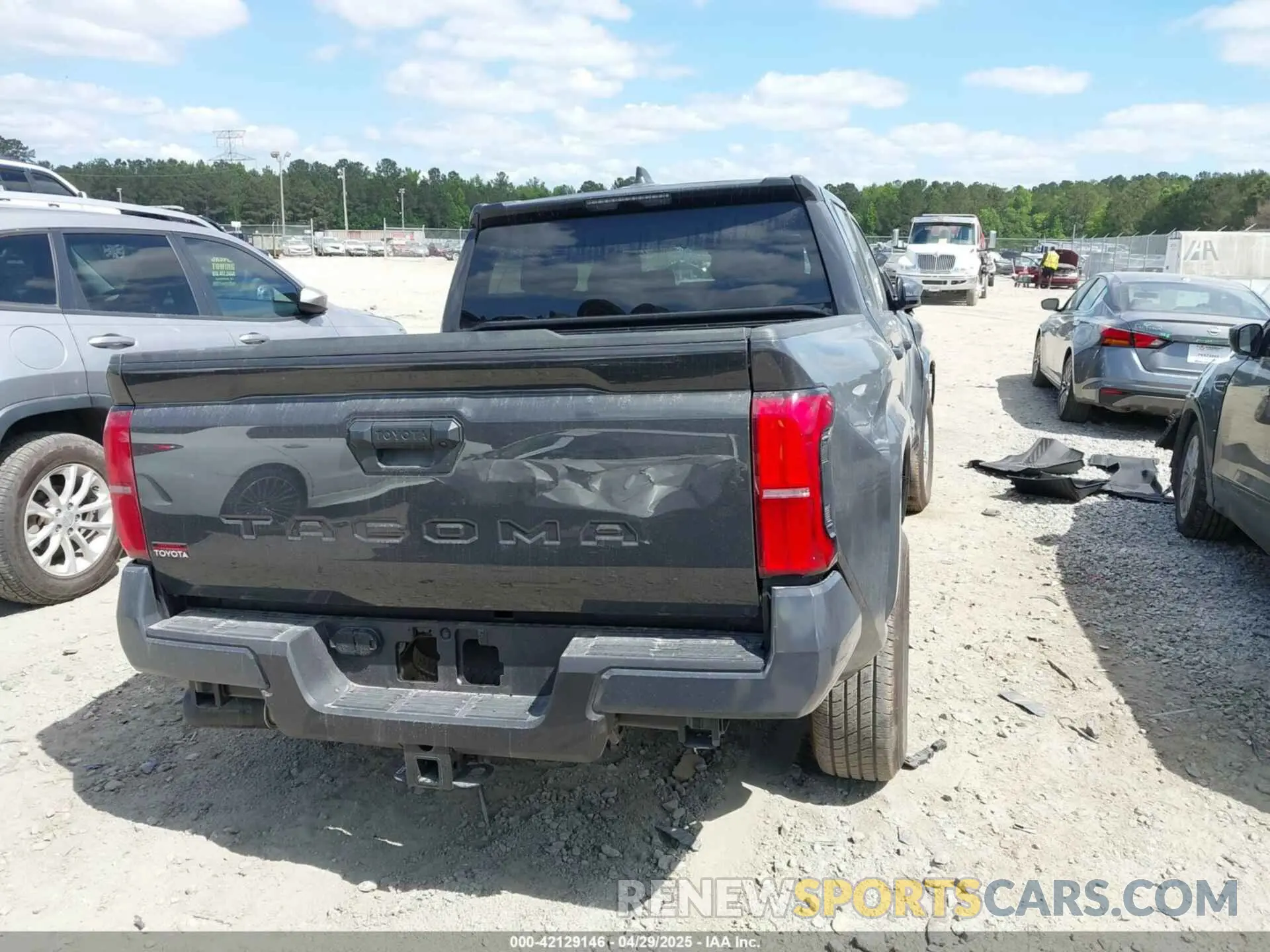 15 fotografías del automóvil dañado 3TMKB5FN7RM023952 TOYOTA TACOMA 2024