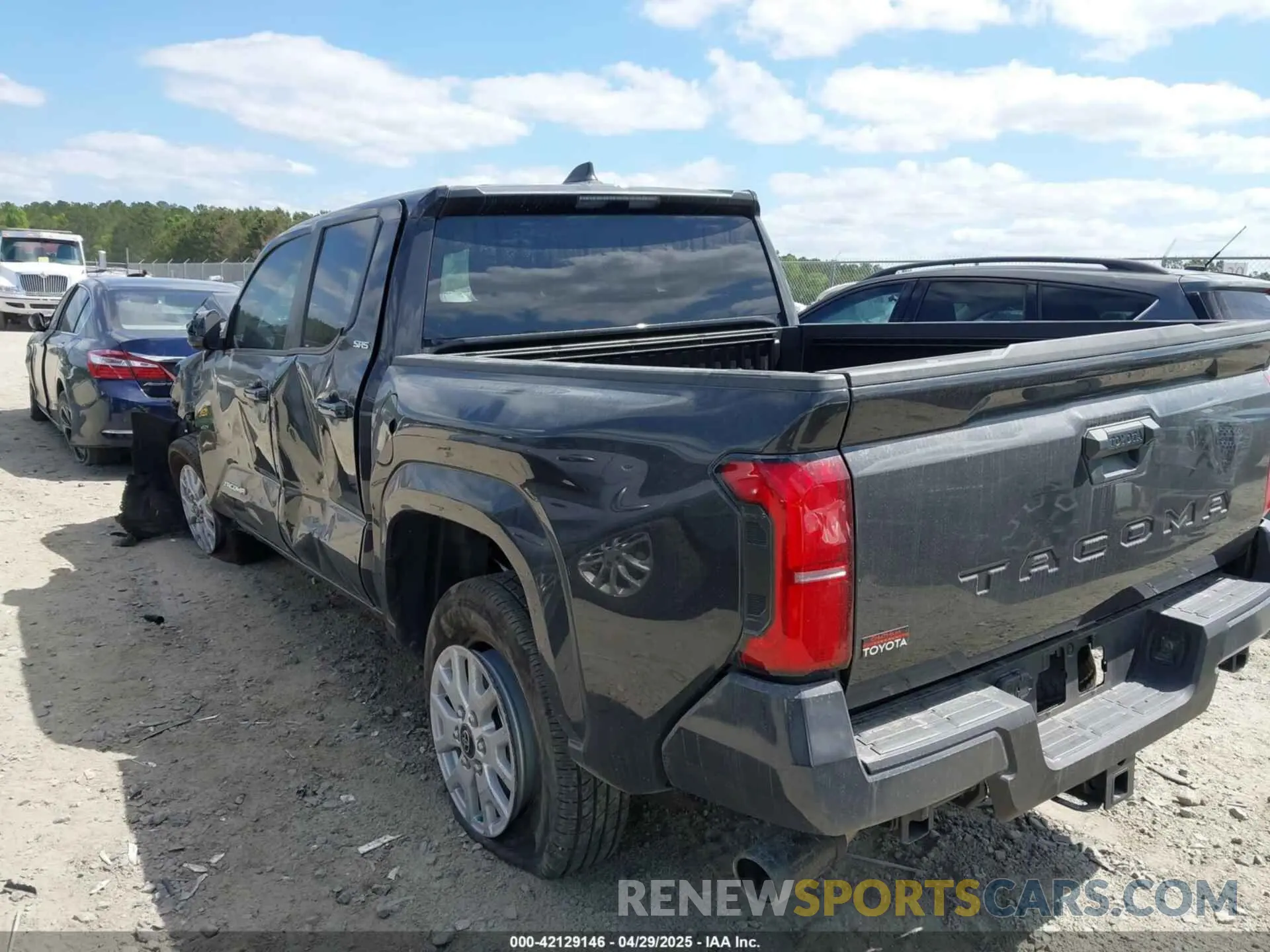 3 fotografías del automóvil dañado 3TMKB5FN7RM023952 TOYOTA TACOMA 2024