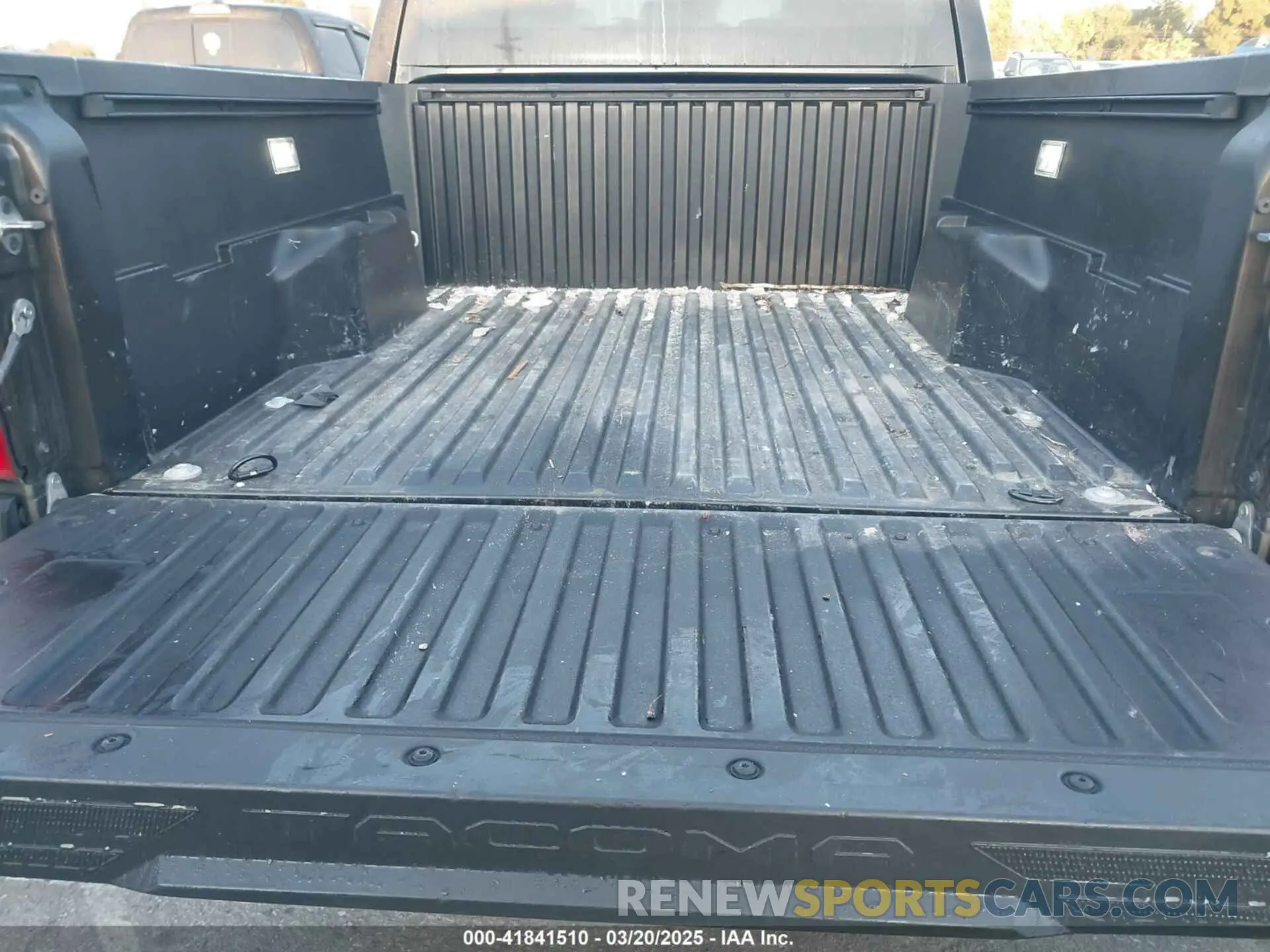 18 fotografías del automóvil dañado 3TMKB5FN8RM002575 TOYOTA TACOMA 2024