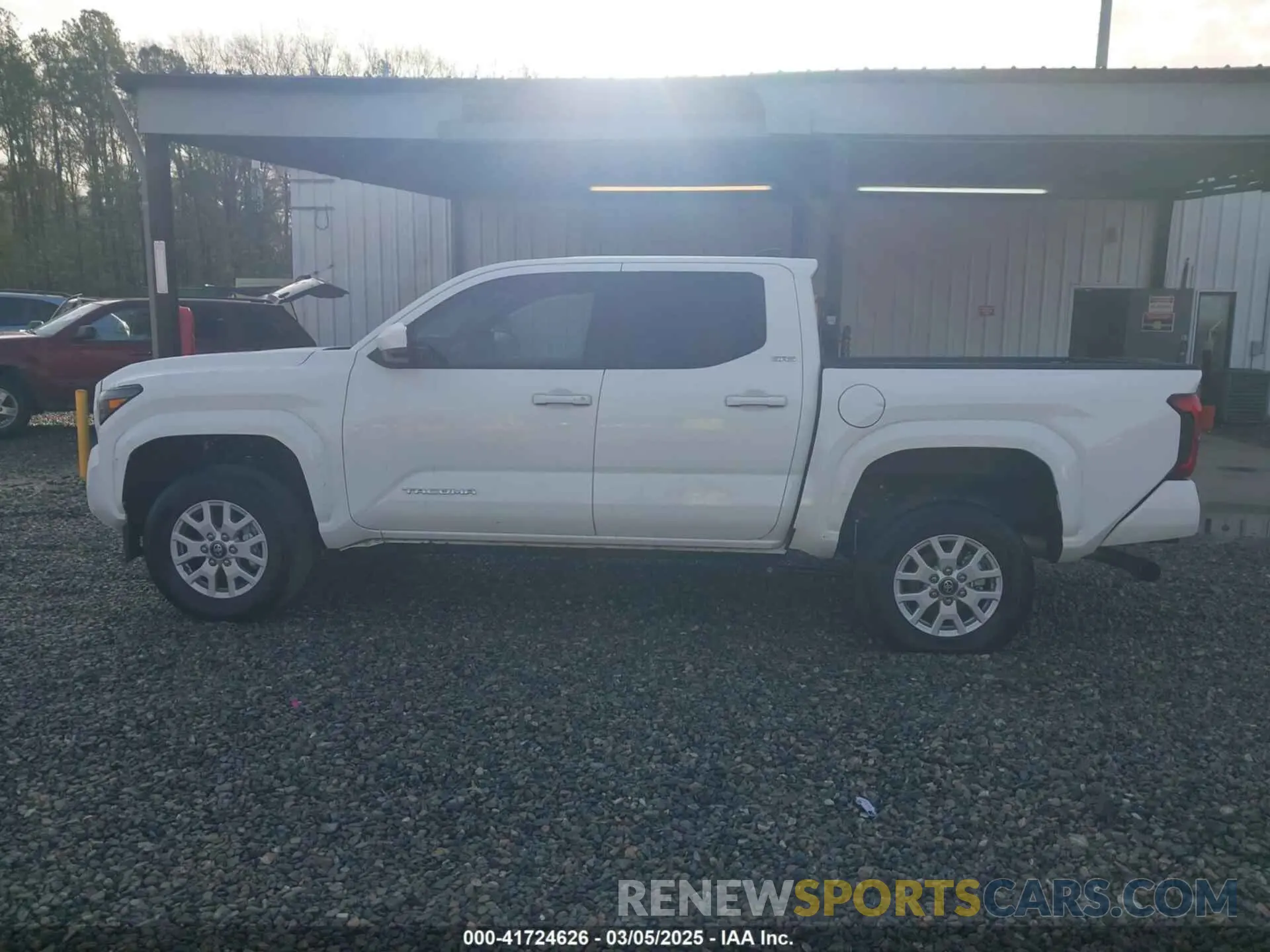14 fotografías del automóvil dañado 3TMKB5FN8RM011213 TOYOTA TACOMA 2024