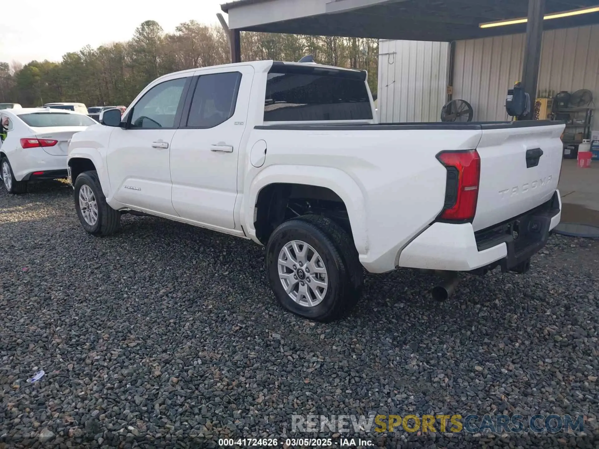3 fotografías del automóvil dañado 3TMKB5FN8RM011213 TOYOTA TACOMA 2024