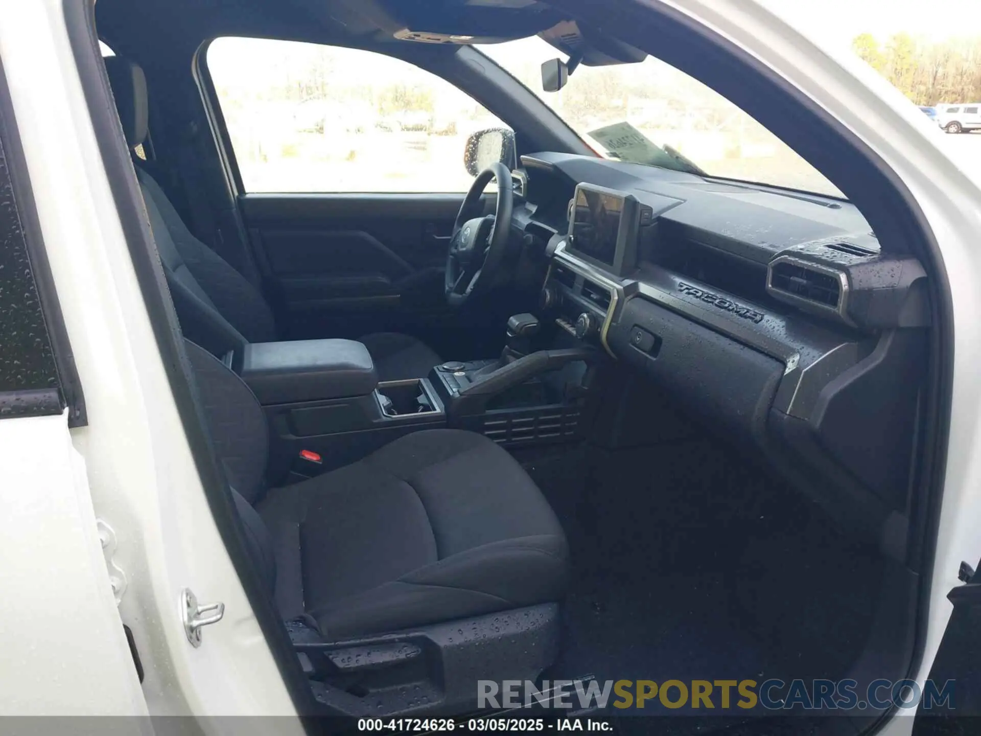 5 fotografías del automóvil dañado 3TMKB5FN8RM011213 TOYOTA TACOMA 2024