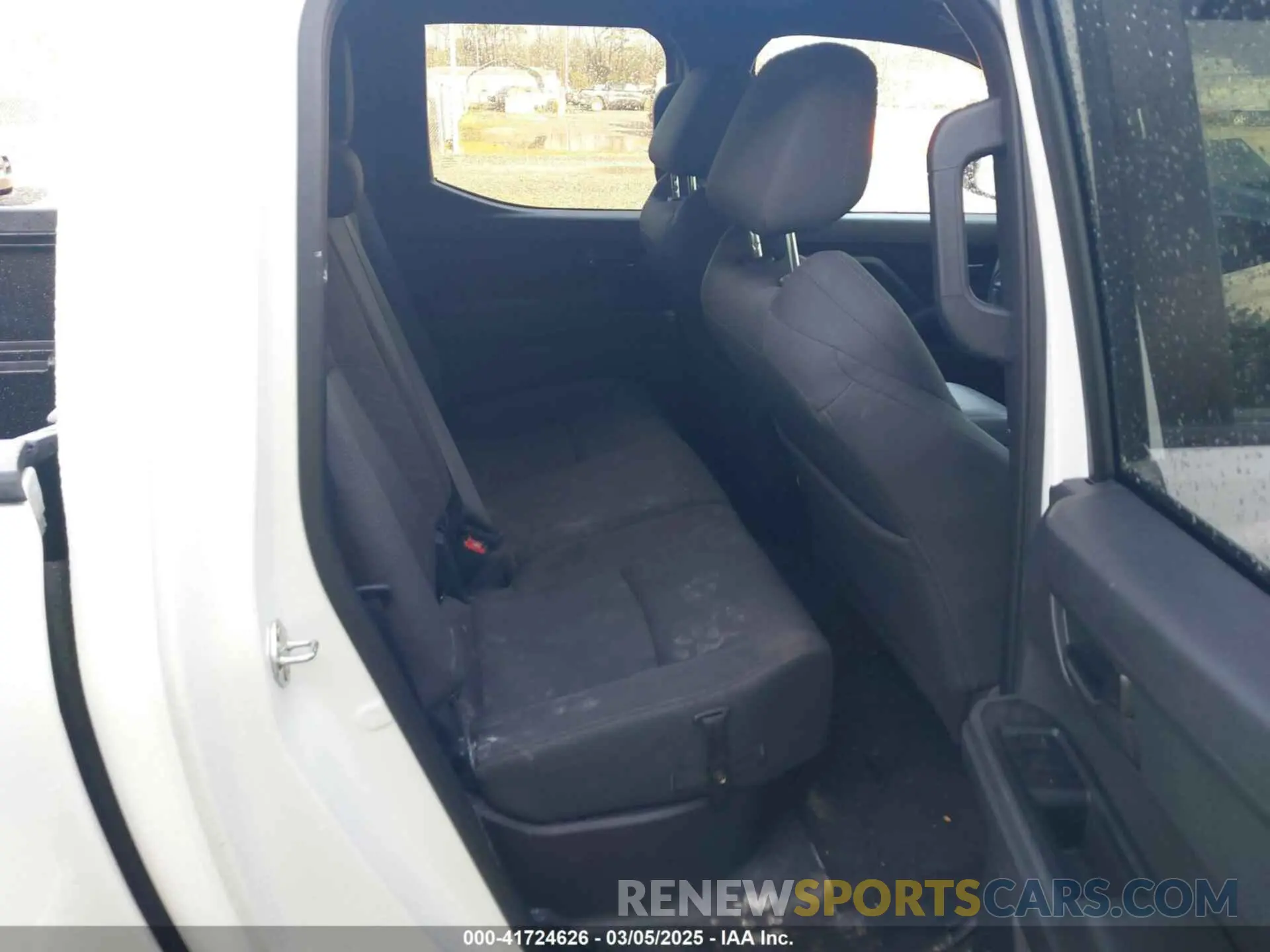 8 fotografías del automóvil dañado 3TMKB5FN8RM011213 TOYOTA TACOMA 2024