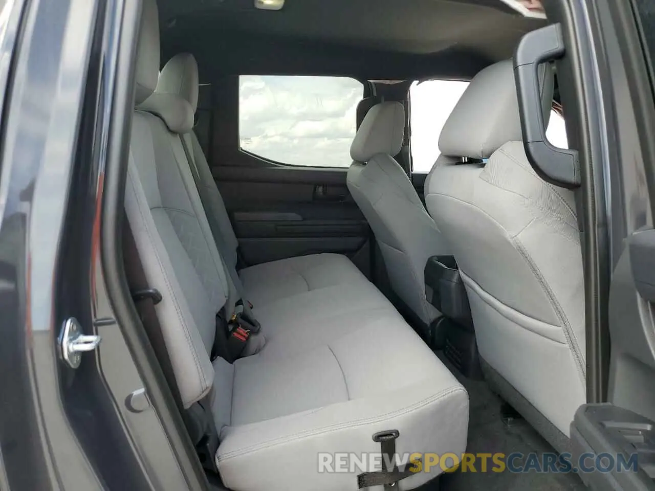 10 fotografías del automóvil dañado 3TMKB5FN9RM012824 TOYOTA TACOMA 2024