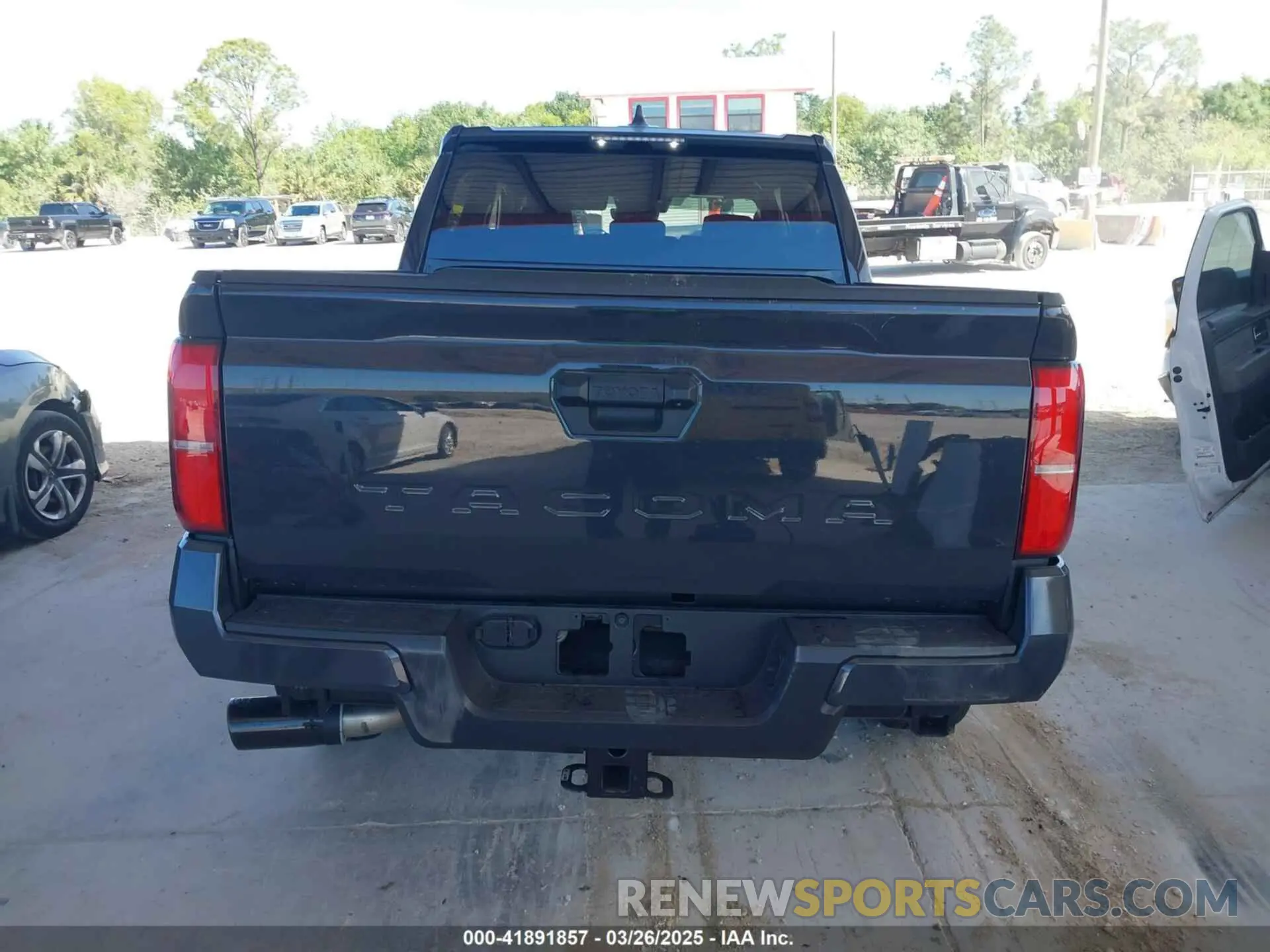 16 fotografías del automóvil dañado 3TMKB5FN9RM020325 TOYOTA TACOMA 2024