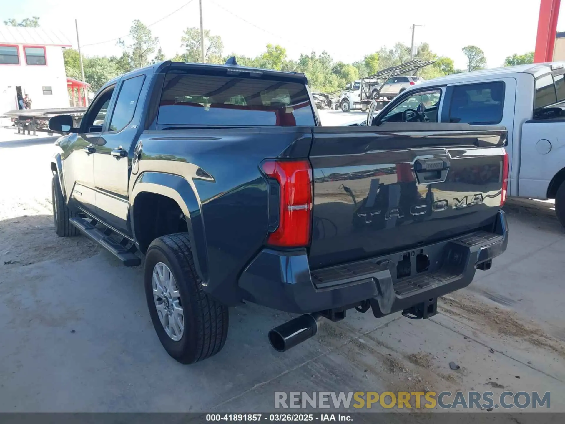 3 fotografías del automóvil dañado 3TMKB5FN9RM020325 TOYOTA TACOMA 2024