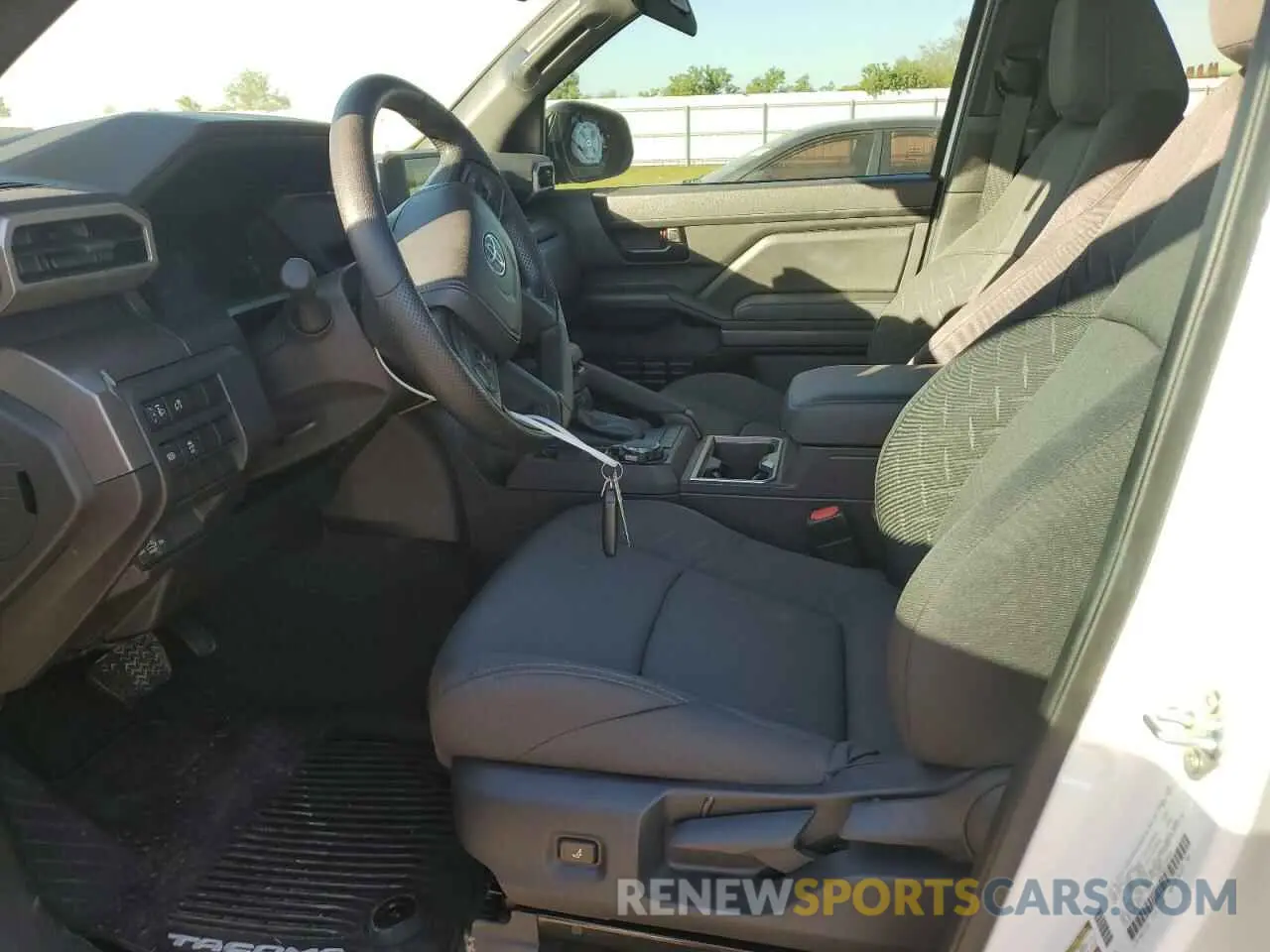 7 fotografías del automóvil dañado 3TMLB5JN0RM022718 TOYOTA TACOMA 2024