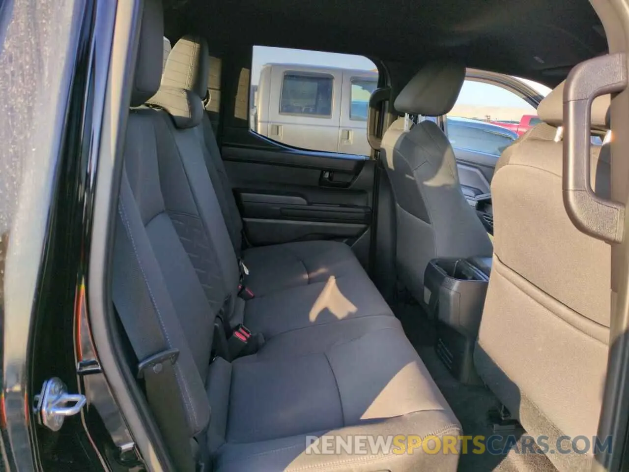 10 fotografías del automóvil dañado 3TMLB5JN0RM030432 TOYOTA TACOMA 2024