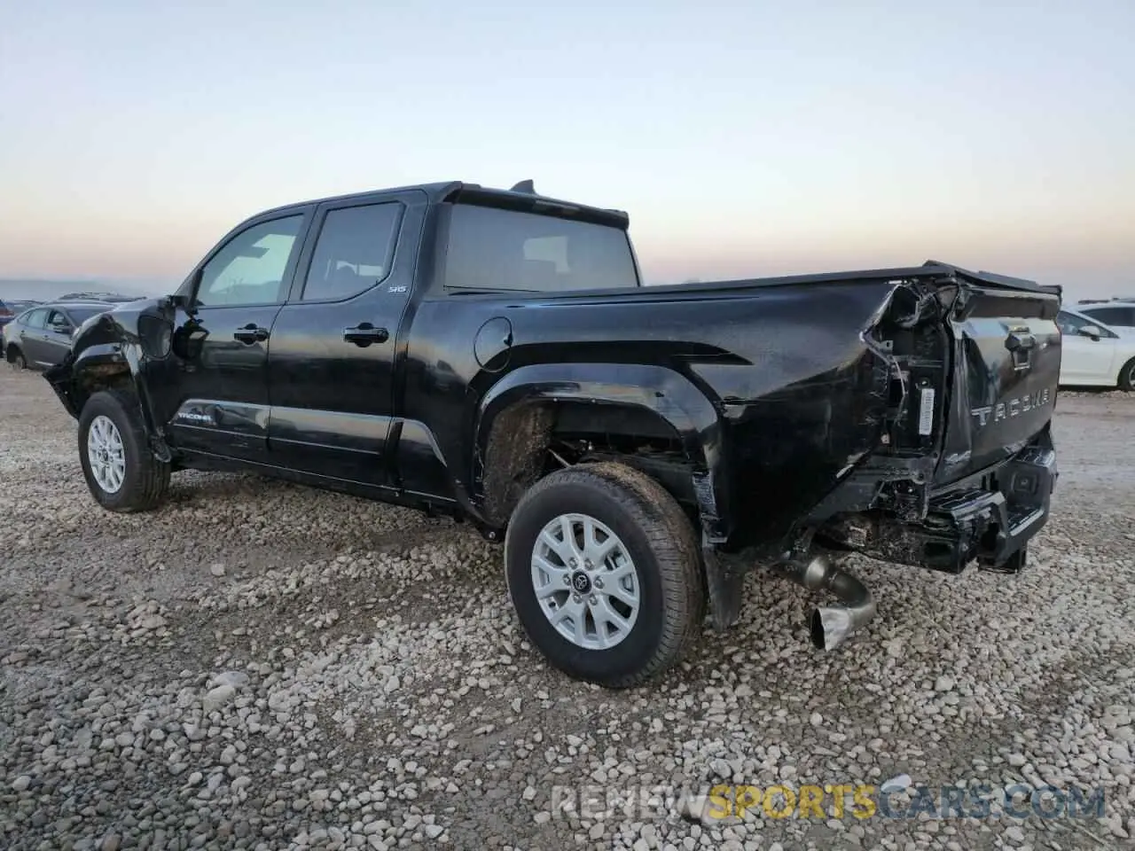 2 fotografías del automóvil dañado 3TMLB5JN0RM030432 TOYOTA TACOMA 2024