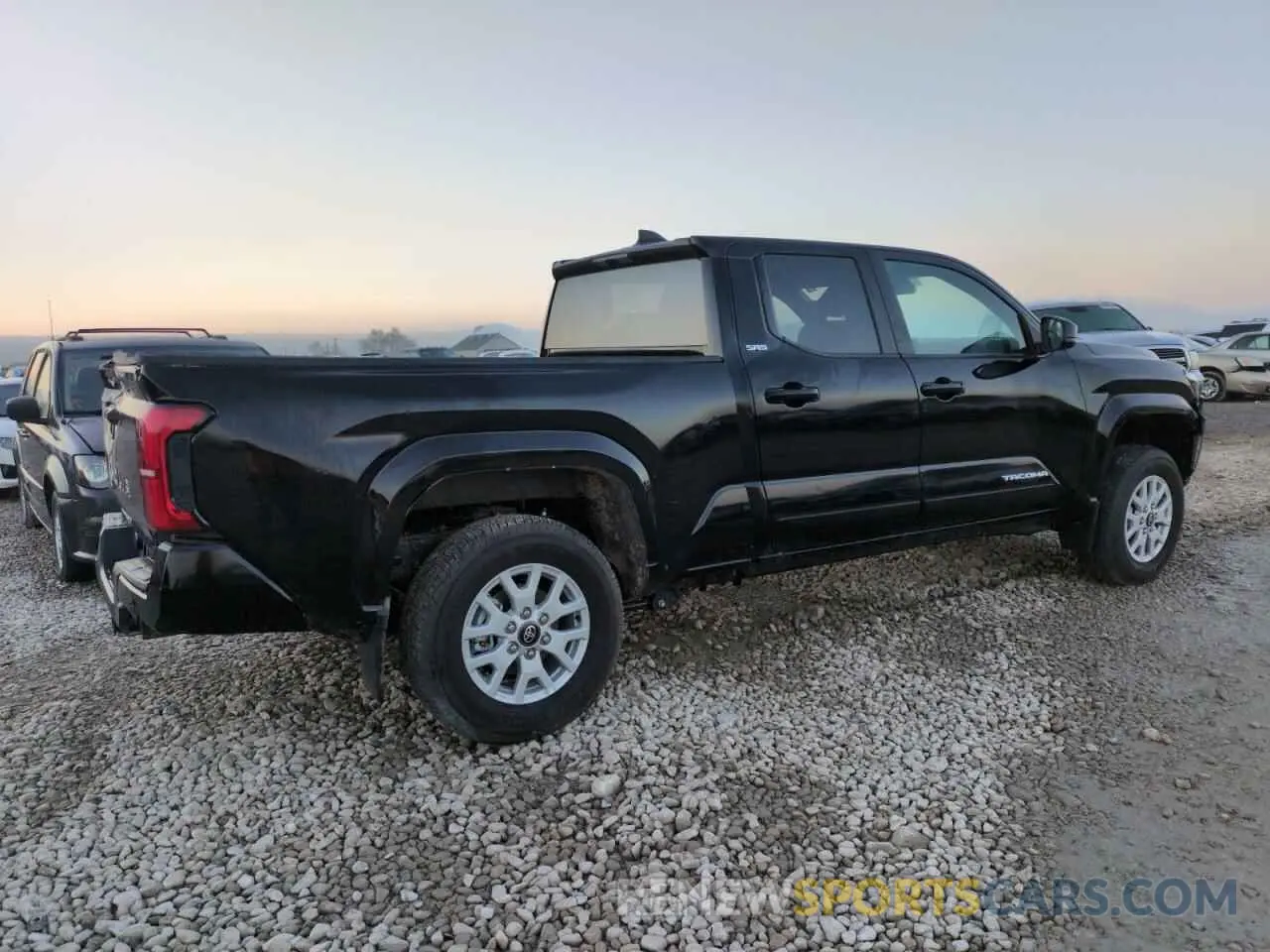 3 fotografías del automóvil dañado 3TMLB5JN0RM030432 TOYOTA TACOMA 2024