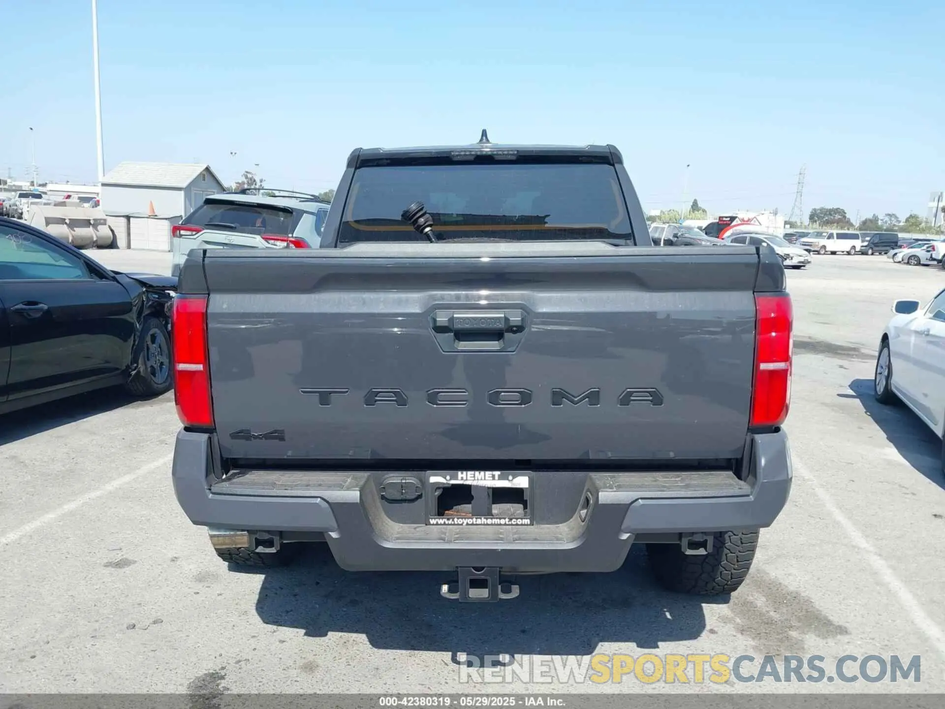 16 fotografías del automóvil dañado 3TMLB5JN0RM047764 TOYOTA TACOMA 2024
