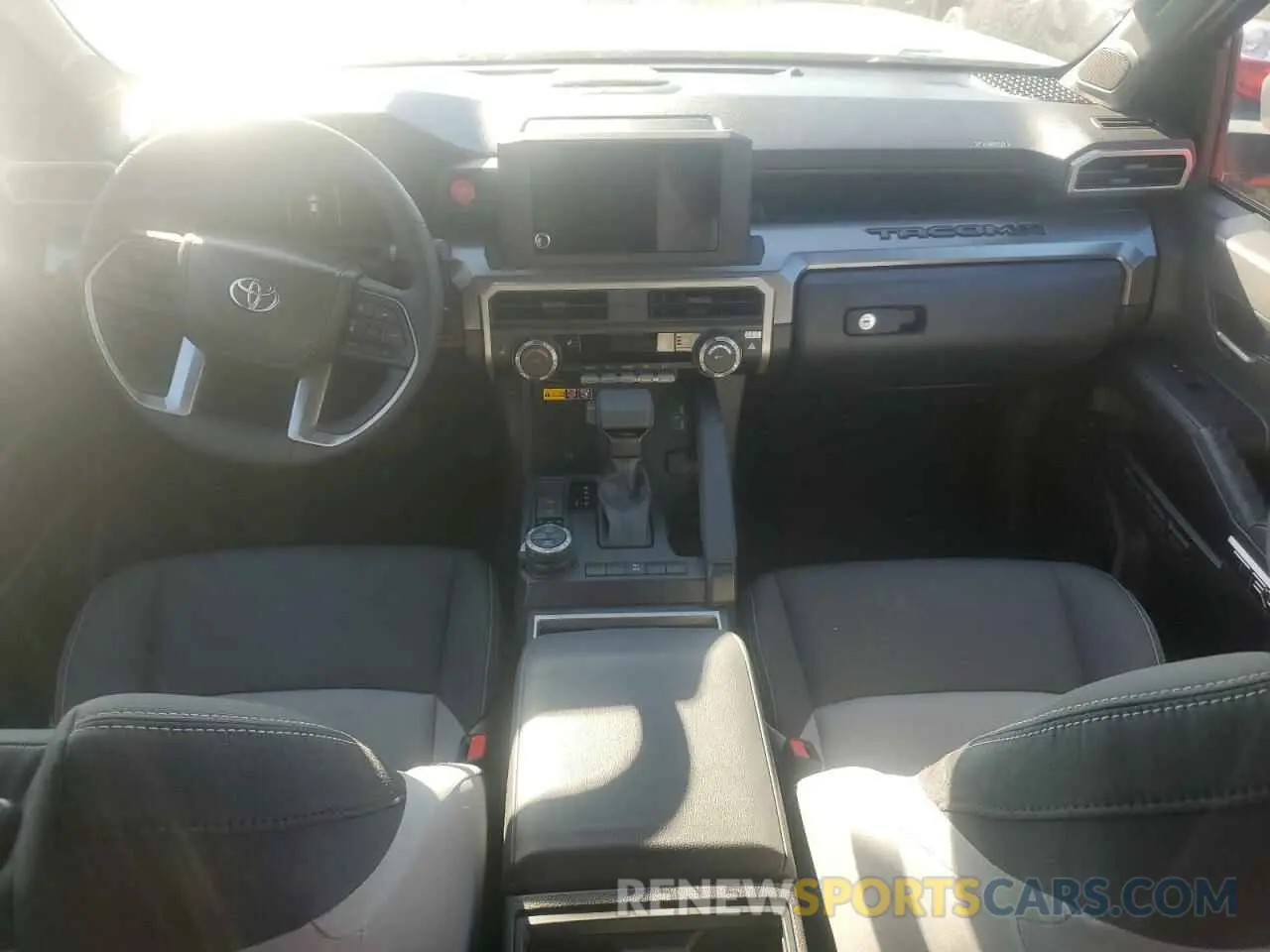 8 fotografías del automóvil dañado 3TMLB5JN1RM022677 TOYOTA TACOMA 2024