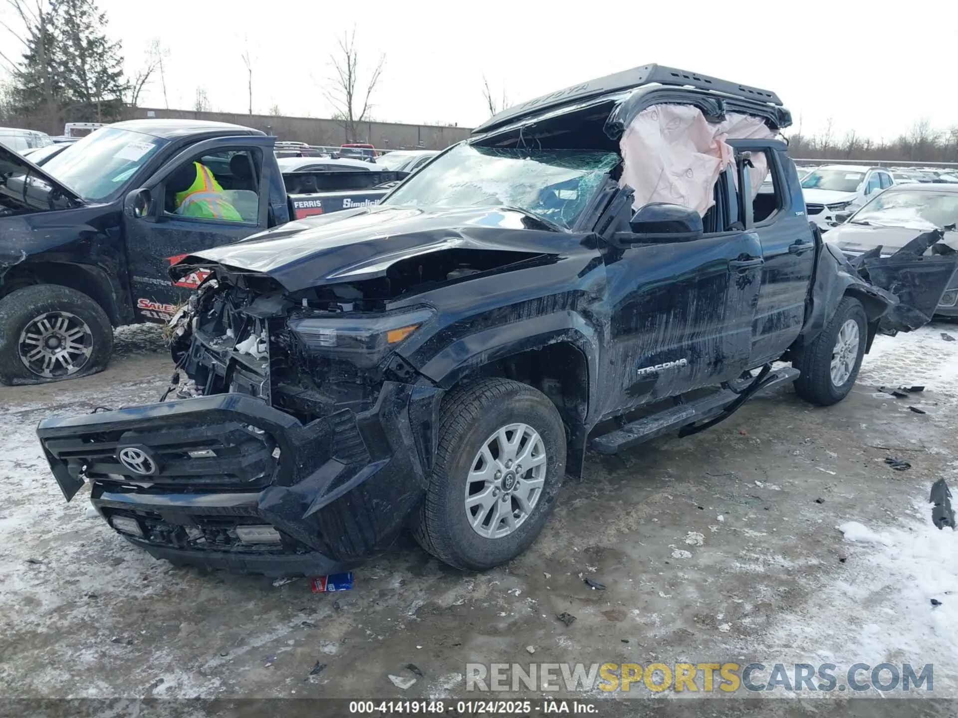 2 fotografías del automóvil dañado 3TMLB5JN1RM031508 TOYOTA TACOMA 2024