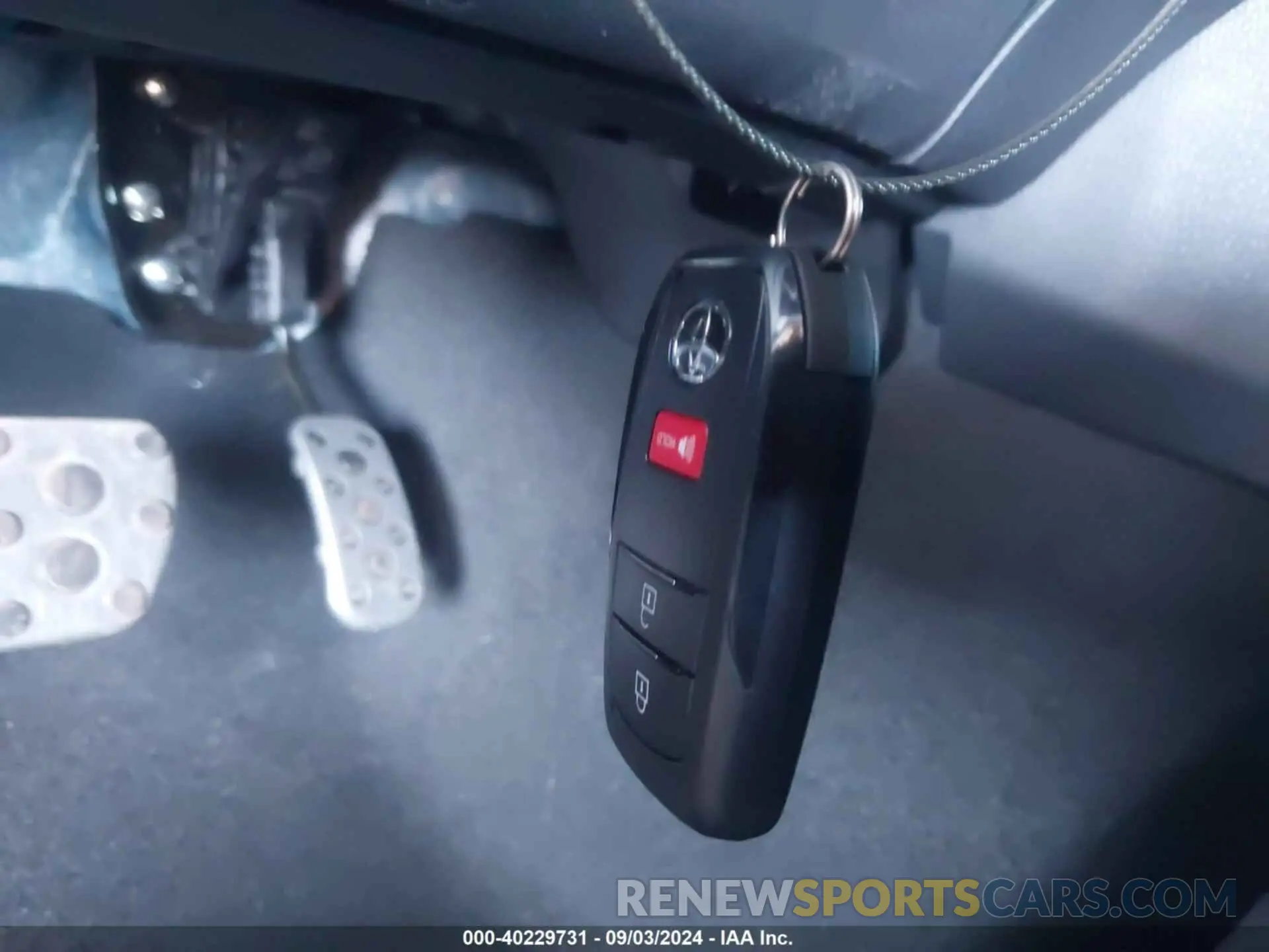 11 fotografías del automóvil dañado 3TMLB5JN1RM035199 TOYOTA TACOMA 2024