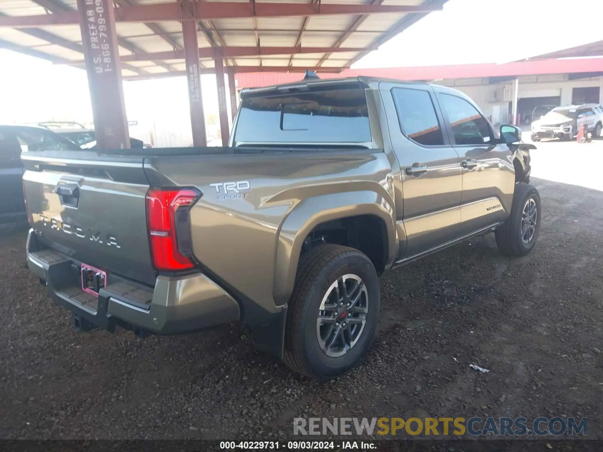 4 fotografías del automóvil dañado 3TMLB5JN1RM035199 TOYOTA TACOMA 2024