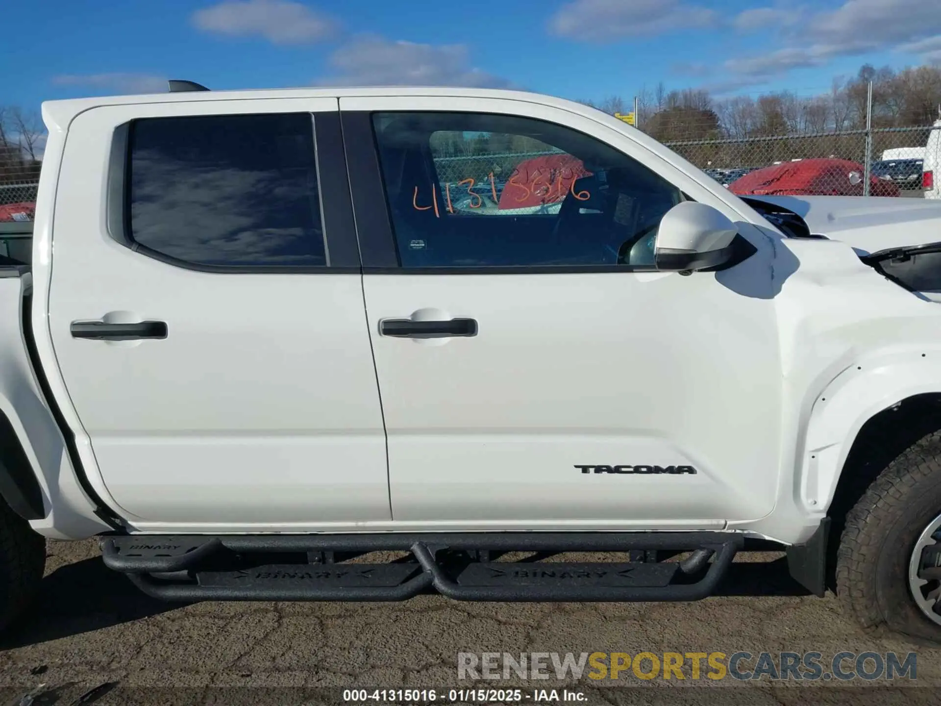 13 fotografías del automóvil dañado 3TMLB5JN1RM040631 TOYOTA TACOMA 2024