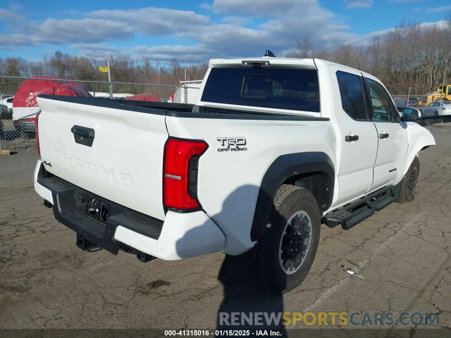 4 fotografías del automóvil dañado 3TMLB5JN1RM040631 TOYOTA TACOMA 2024