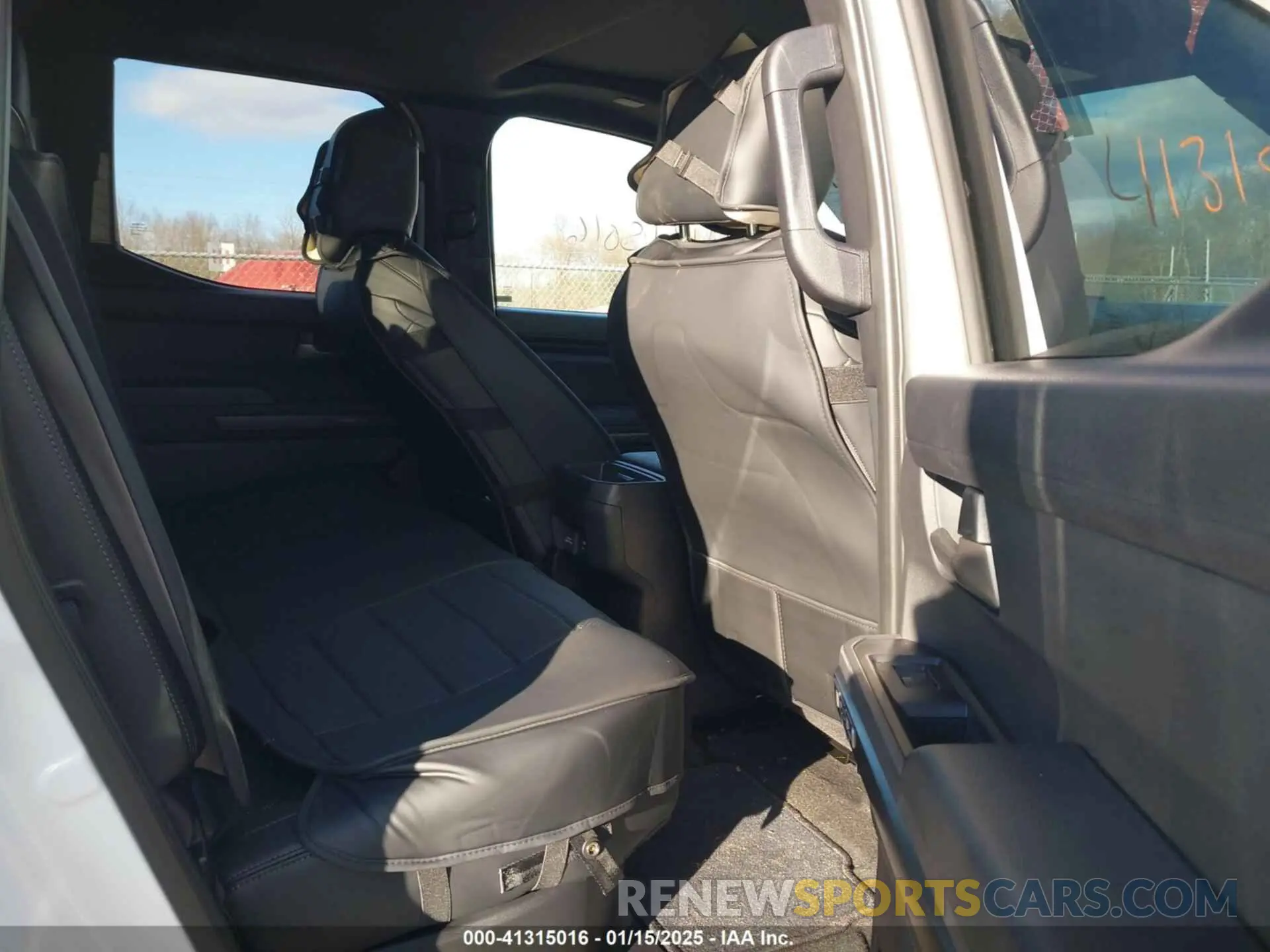 8 fotografías del automóvil dañado 3TMLB5JN1RM040631 TOYOTA TACOMA 2024