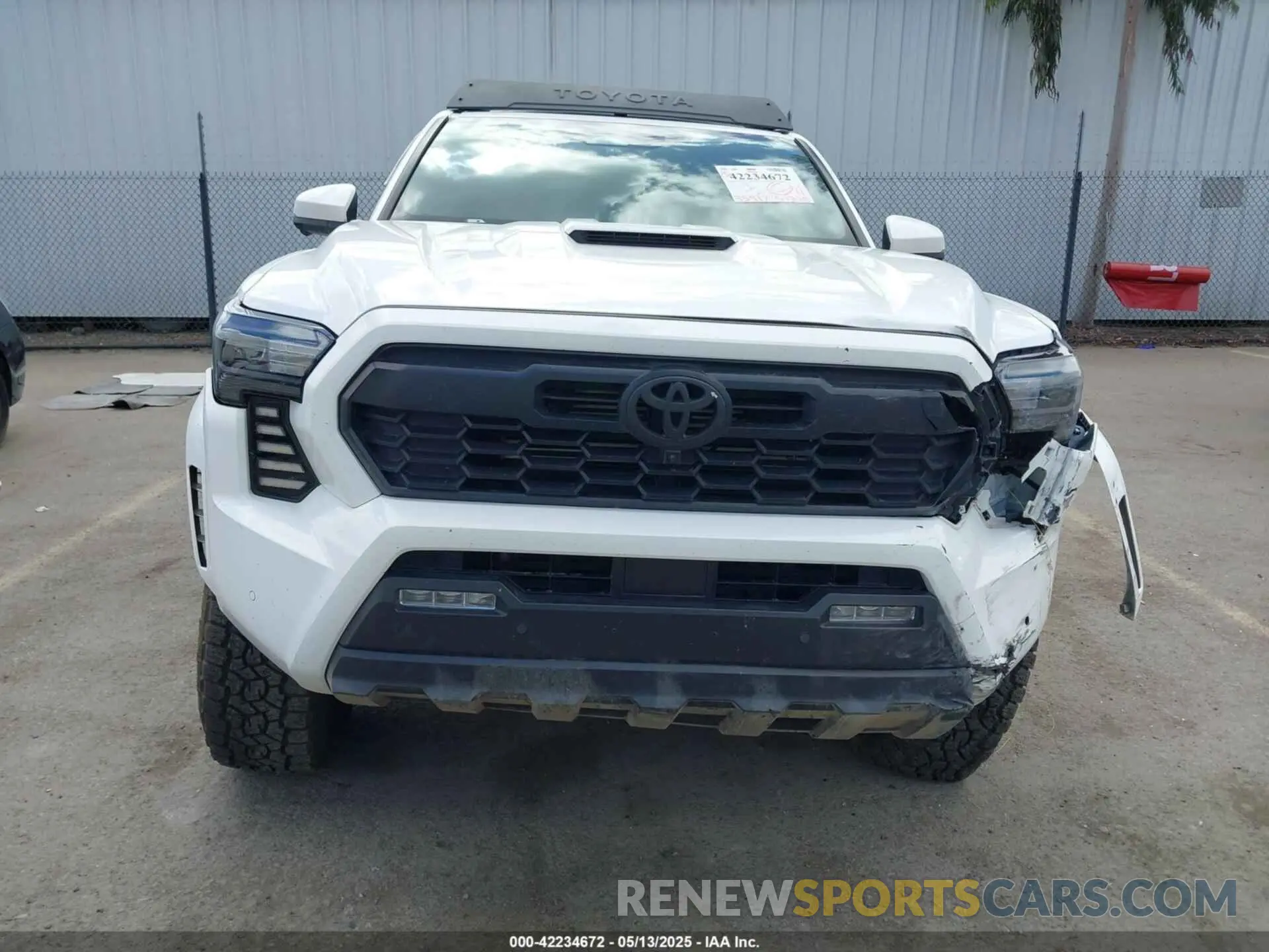12 fotografías del automóvil dañado 3TMLB5JN1RM054917 TOYOTA TACOMA 2024