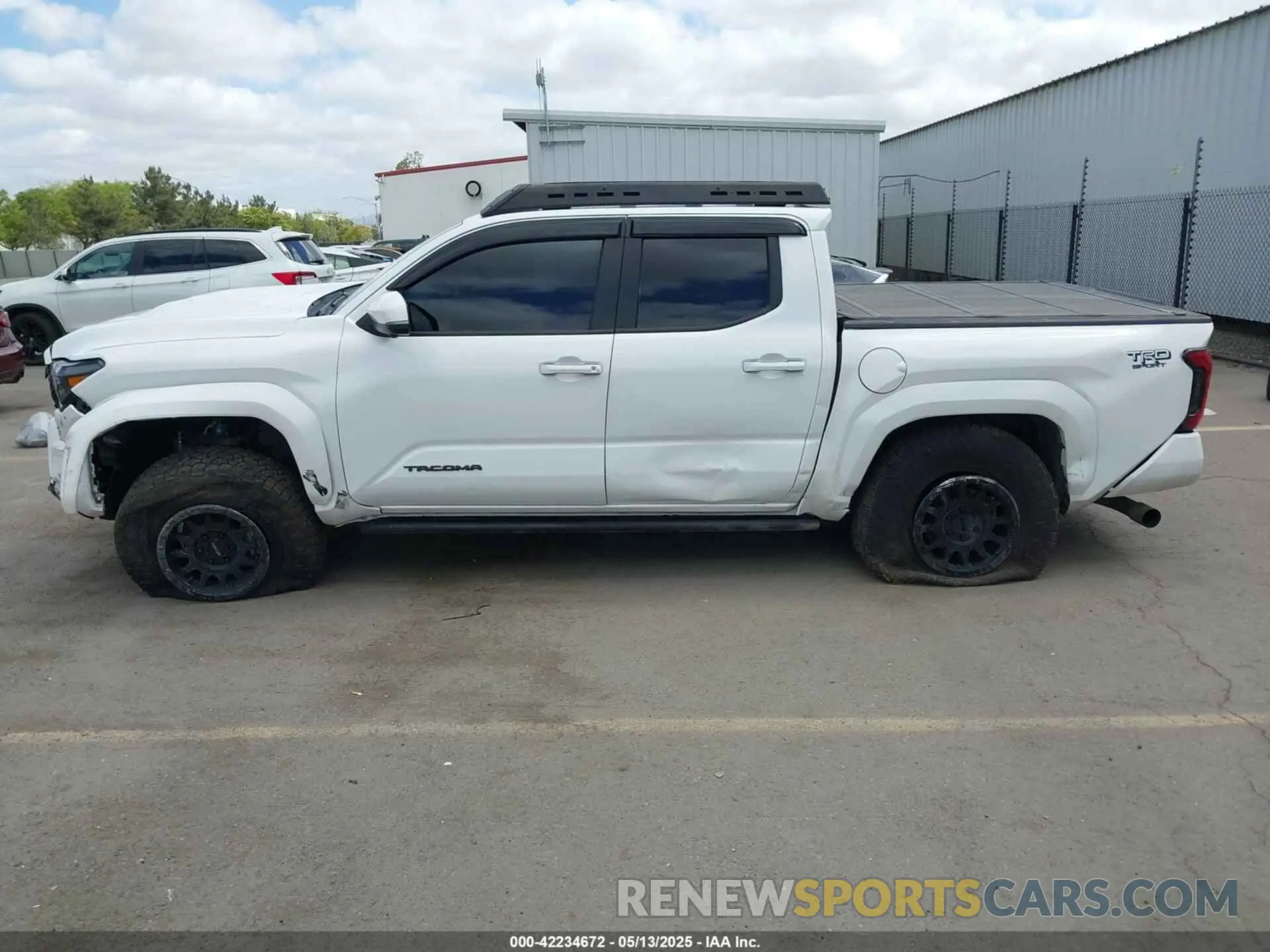 14 fotografías del automóvil dañado 3TMLB5JN1RM054917 TOYOTA TACOMA 2024