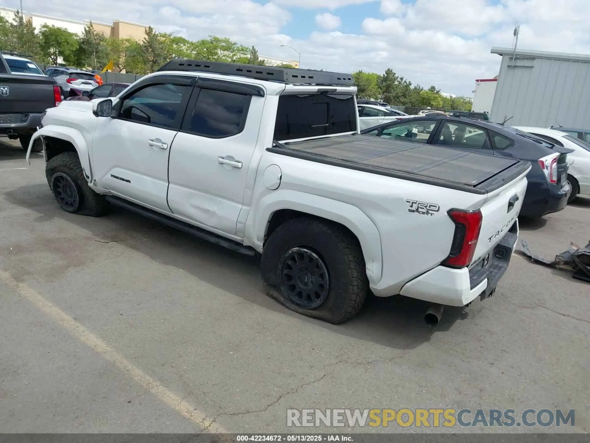 3 fotografías del automóvil dañado 3TMLB5JN1RM054917 TOYOTA TACOMA 2024