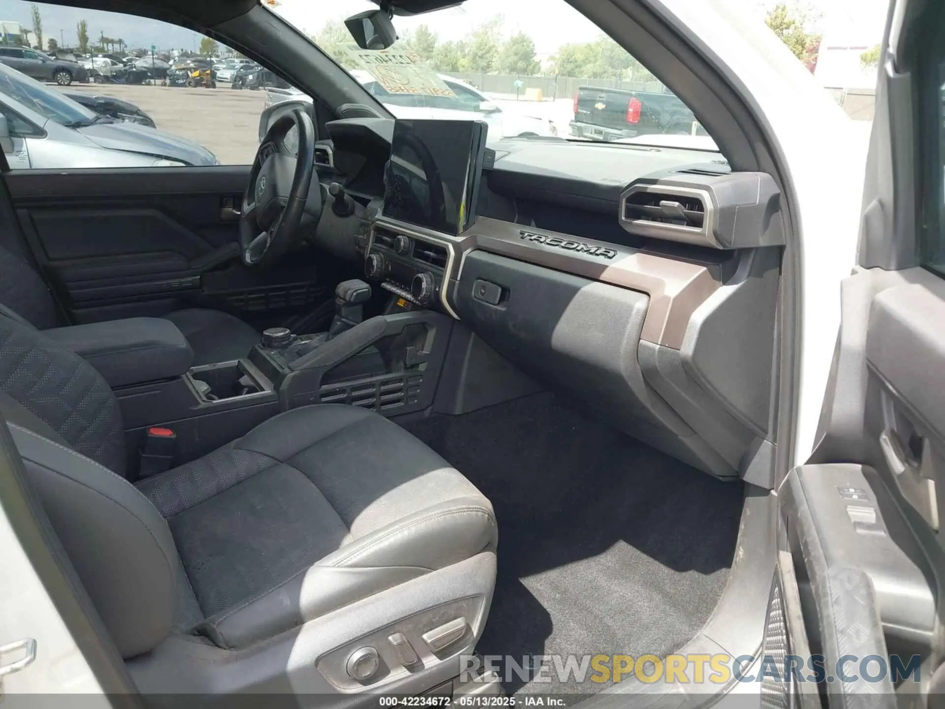 5 fotografías del automóvil dañado 3TMLB5JN1RM054917 TOYOTA TACOMA 2024