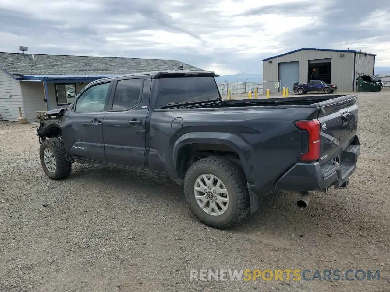 2 fotografías del automóvil dañado 3TMLB5JN2RM012188 TOYOTA TACOMA 2024