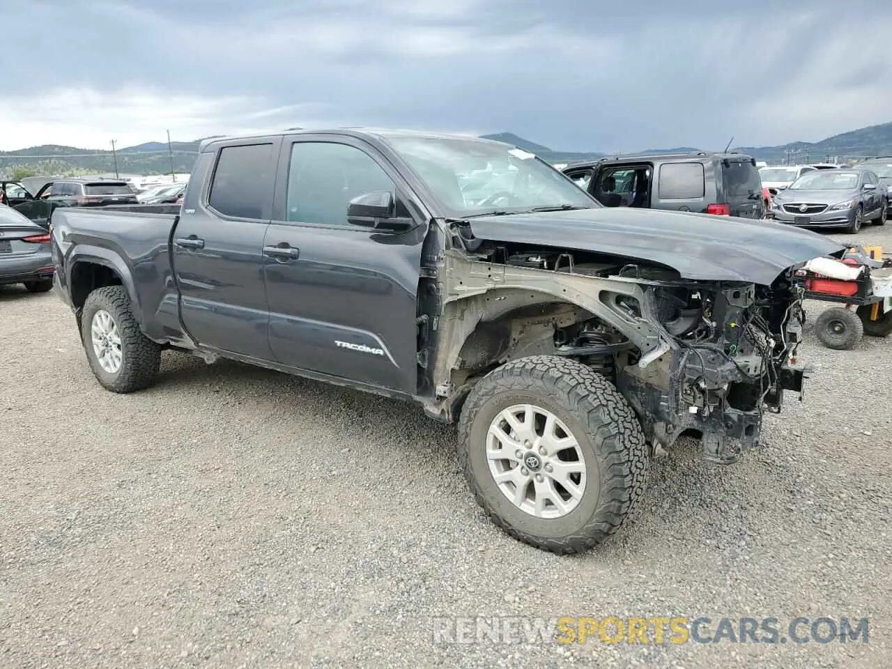 4 fotografías del automóvil dañado 3TMLB5JN2RM012188 TOYOTA TACOMA 2024