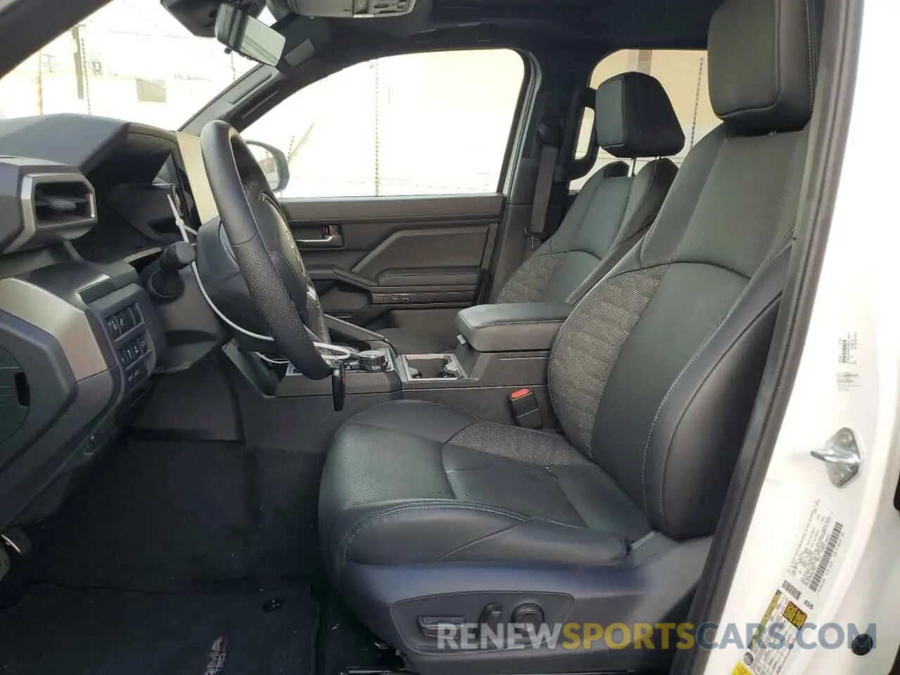 7 fotografías del automóvil dañado 3TMLB5JN2RM012871 TOYOTA TACOMA 2024