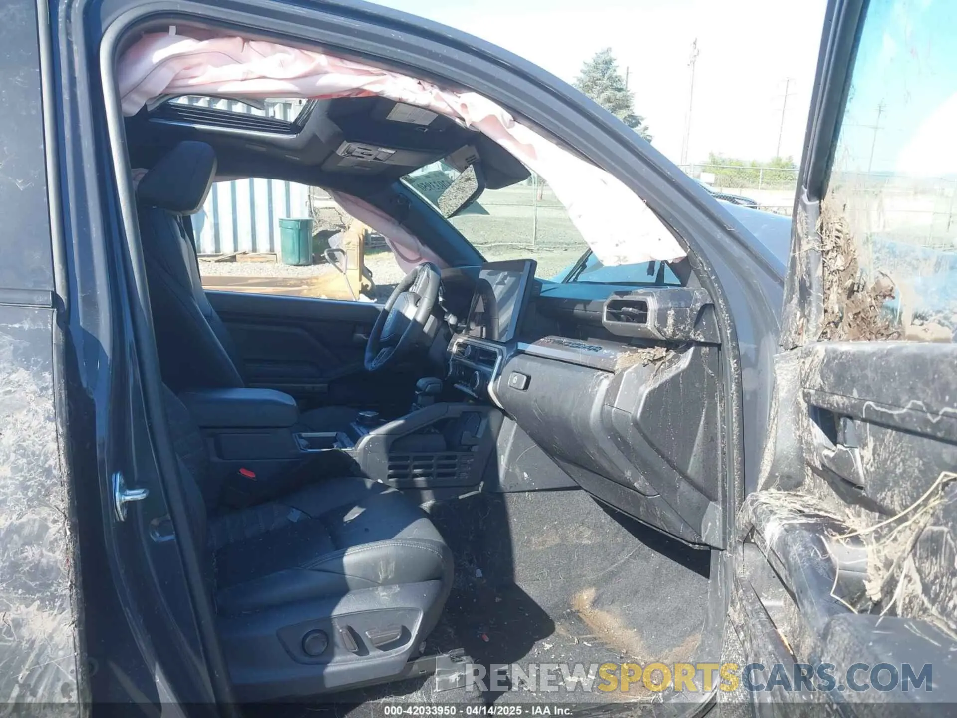 5 fotografías del automóvil dañado 3TMLB5JN2RM042291 TOYOTA TACOMA 2024