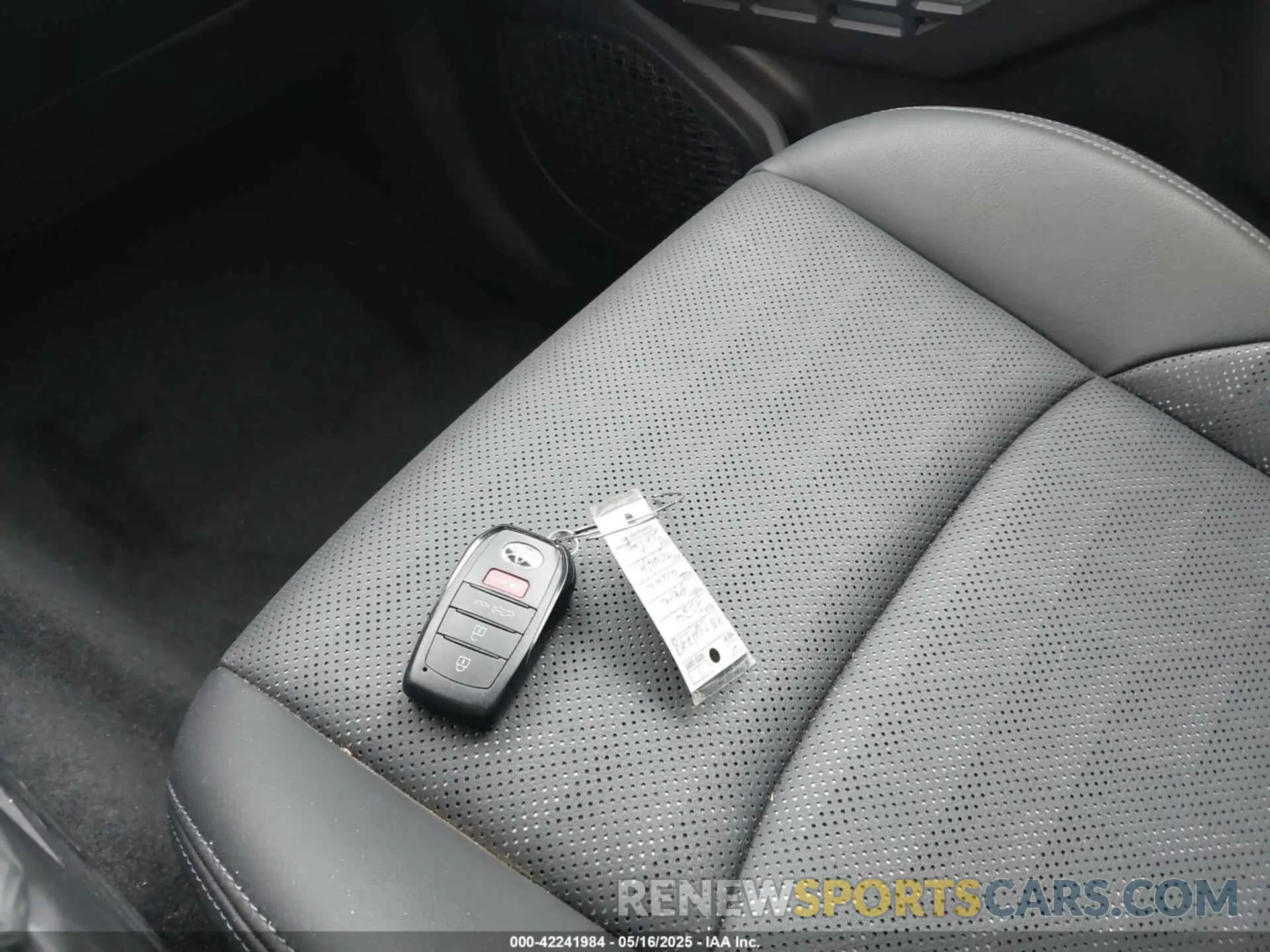 11 fotografías del automóvil dañado 3TMLB5JN2RM064338 TOYOTA TACOMA 2024