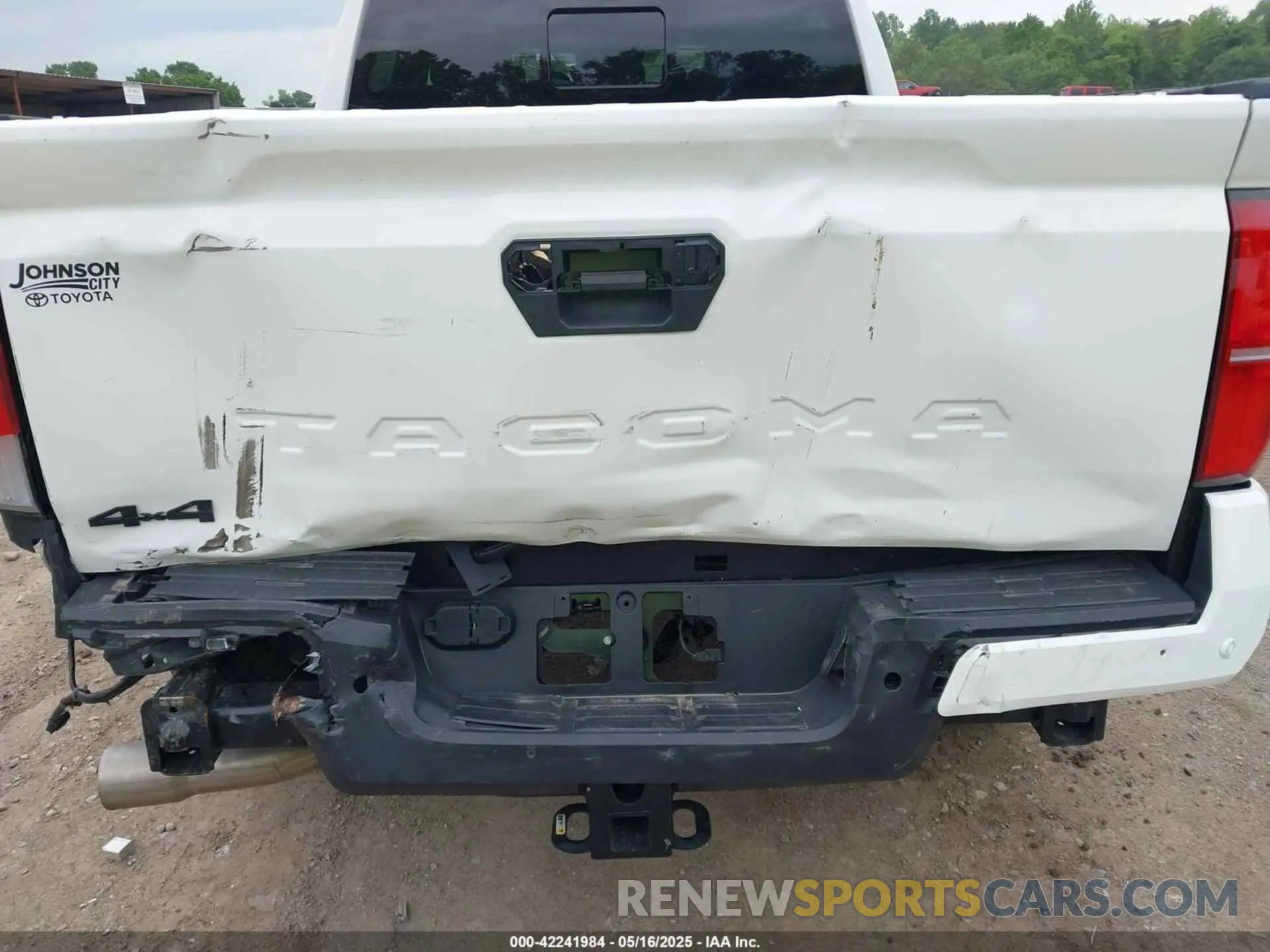 6 fotografías del automóvil dañado 3TMLB5JN2RM064338 TOYOTA TACOMA 2024