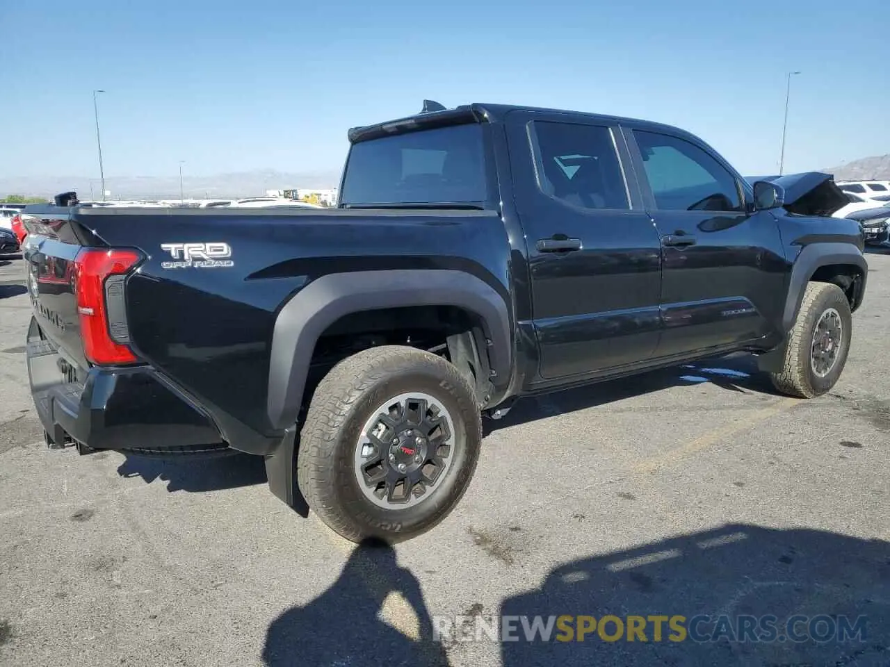 3 fotografías del automóvil dañado 3TMLB5JN2RM073542 TOYOTA TACOMA 2024