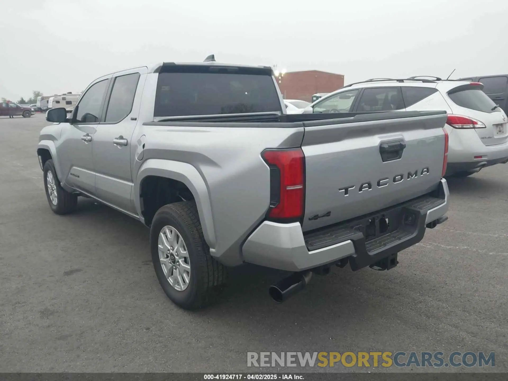 3 fotografías del automóvil dañado 3TMLB5JN2RM085321 TOYOTA TACOMA 2024