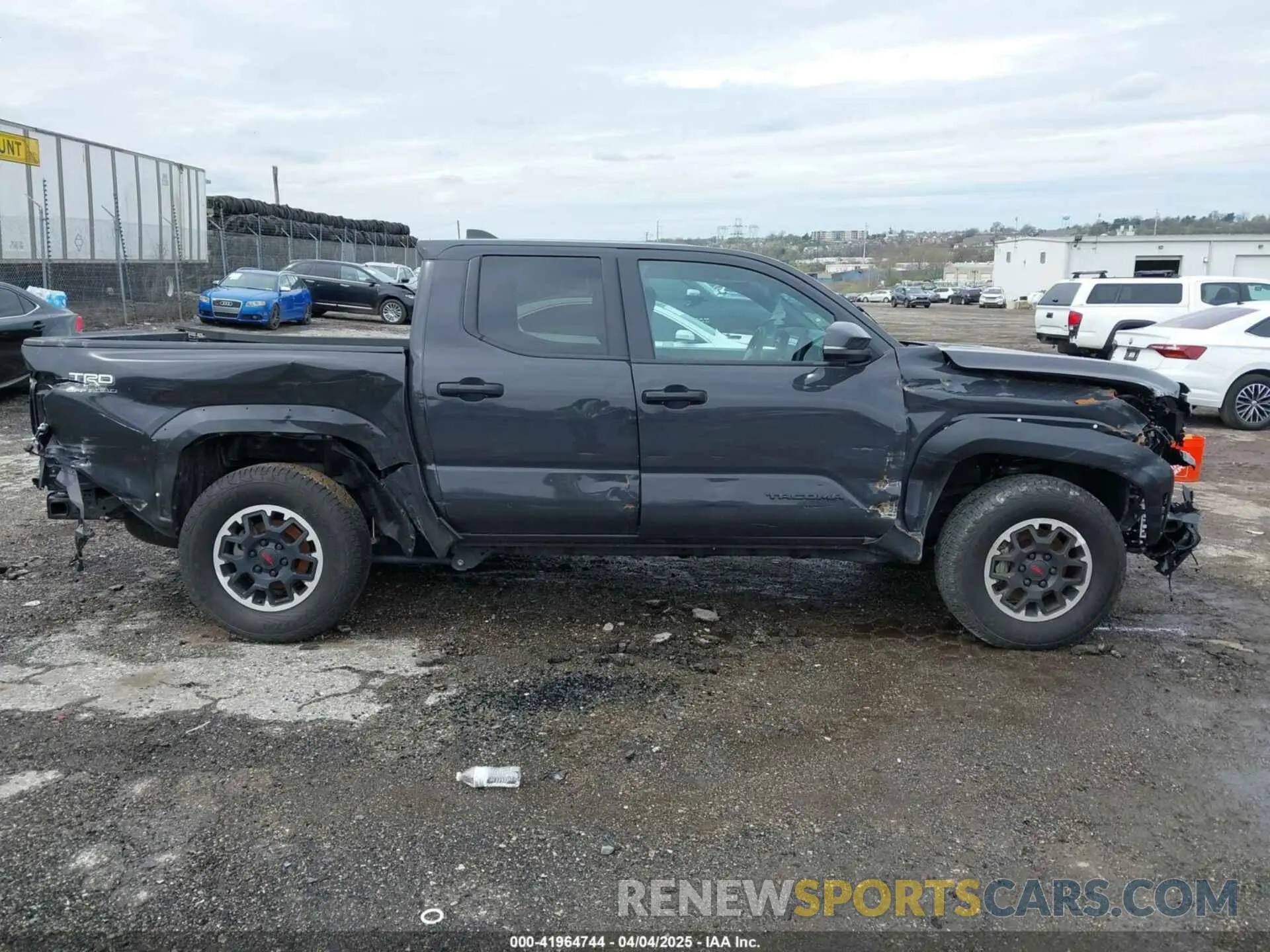 14 fotografías del automóvil dañado 3TMLB5JN3RM015259 TOYOTA TACOMA 2024