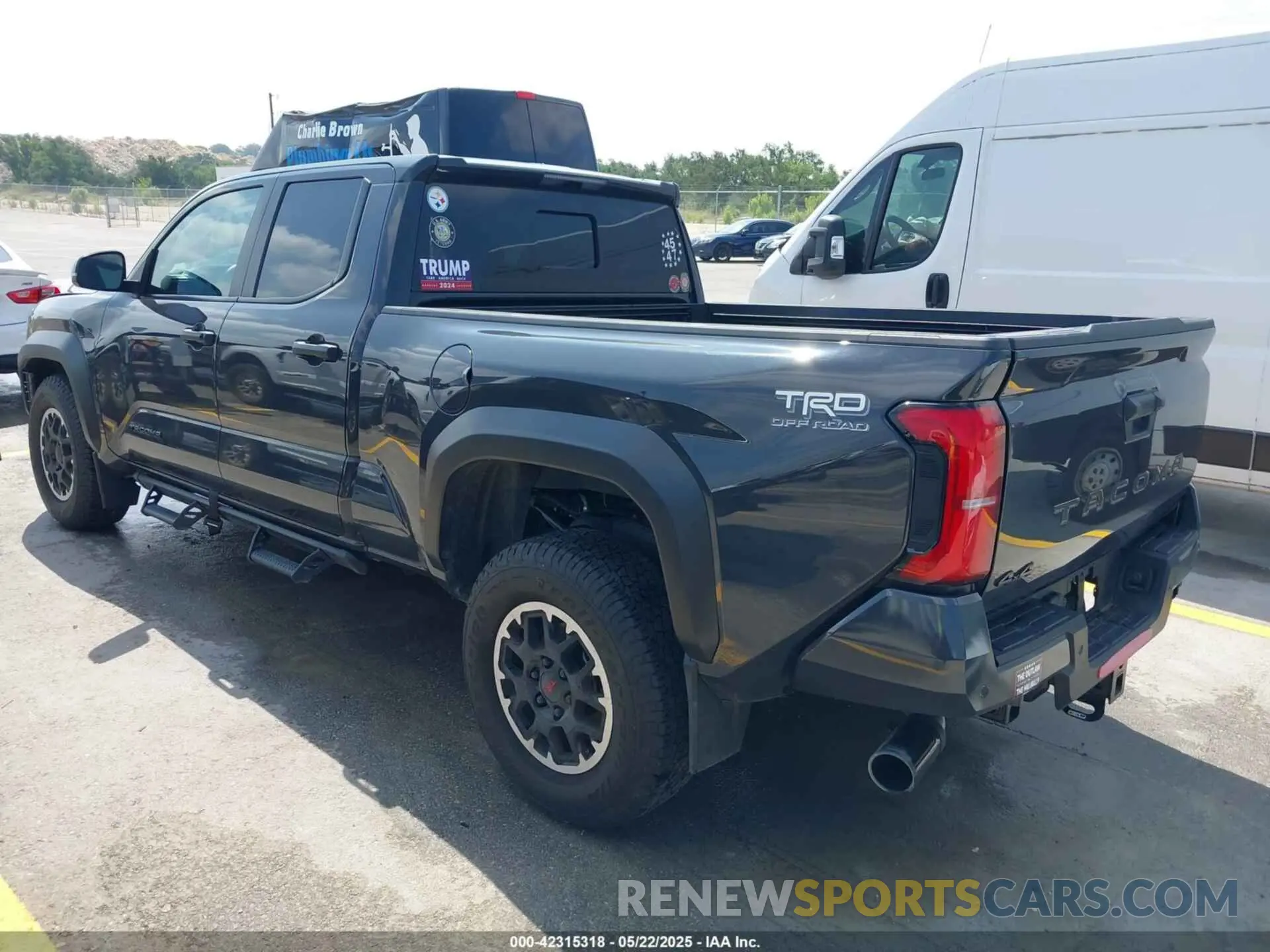 3 fotografías del automóvil dañado 3TMLB5JN3RM018694 TOYOTA TACOMA 2024