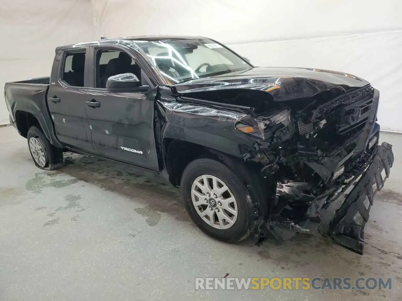 4 fotografías del automóvil dañado 3TMLB5JN3RM020610 TOYOTA TACOMA 2024