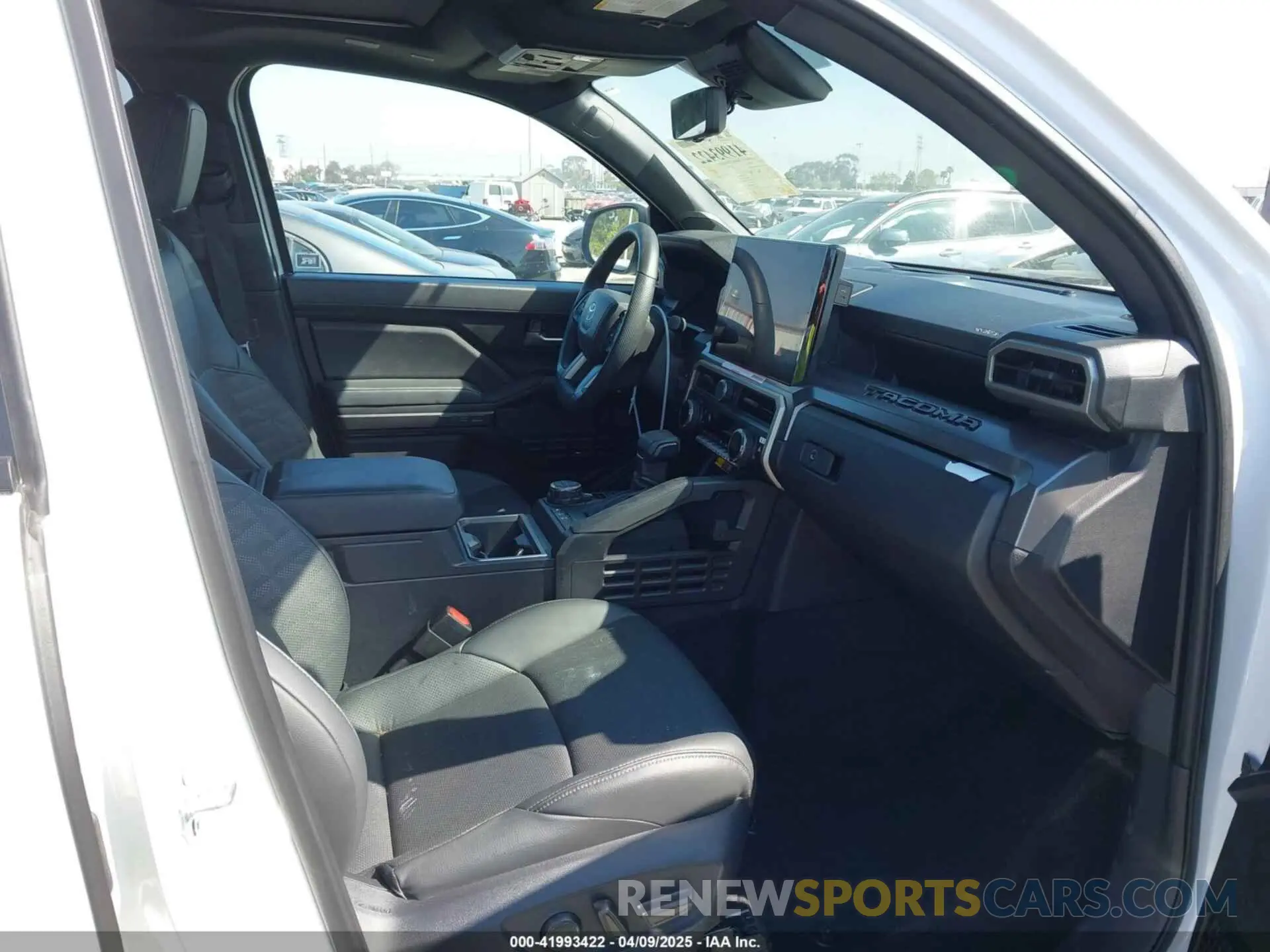 5 fotografías del automóvil dañado 3TMLB5JN3RM031462 TOYOTA TACOMA 2024