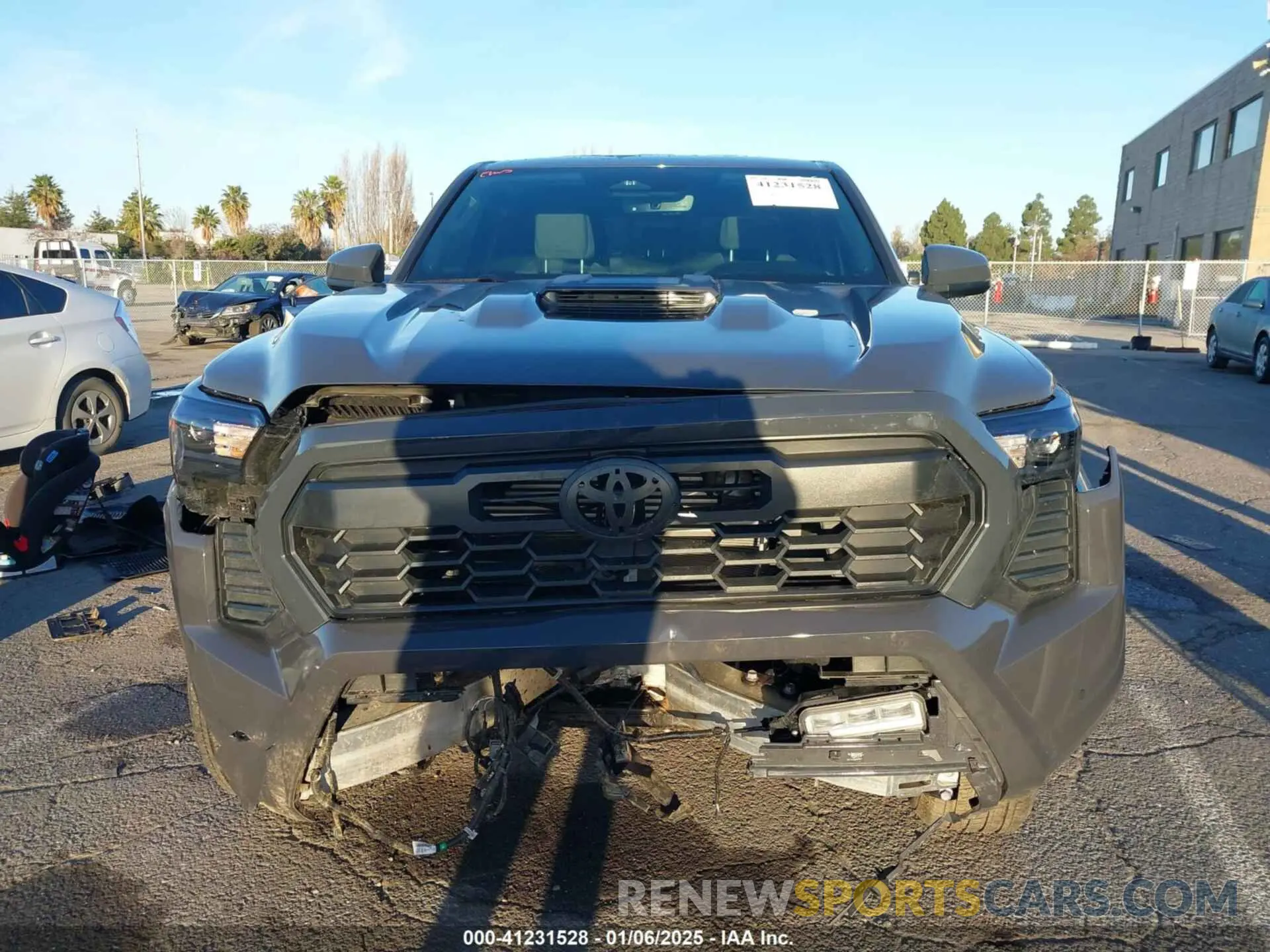 12 fotografías del automóvil dañado 3TMLB5JN3RM046513 TOYOTA TACOMA 2024