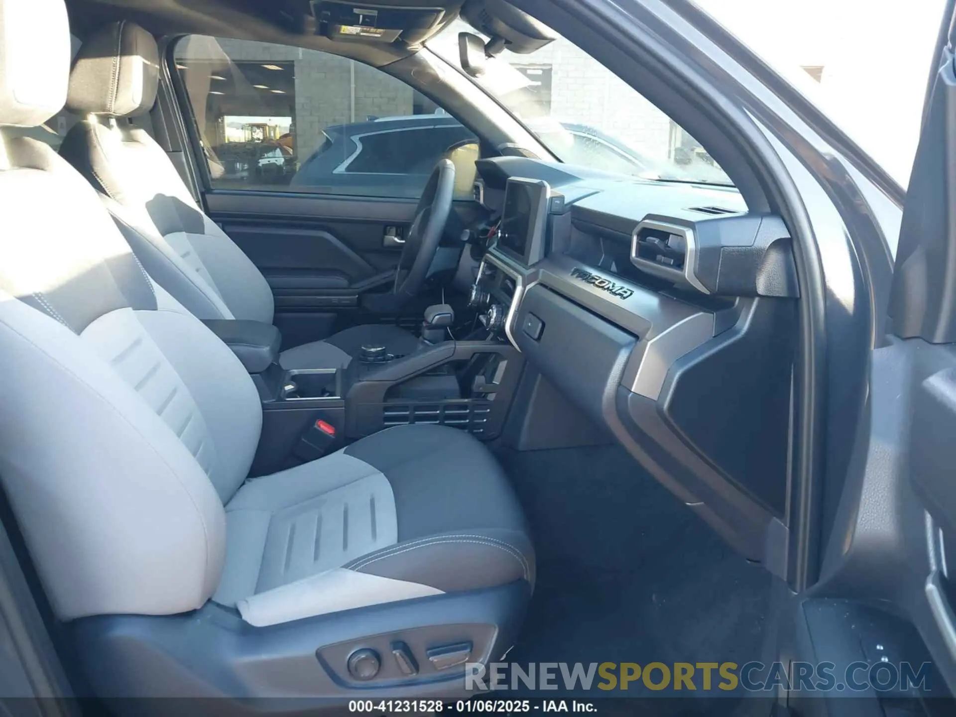 5 fotografías del automóvil dañado 3TMLB5JN3RM046513 TOYOTA TACOMA 2024