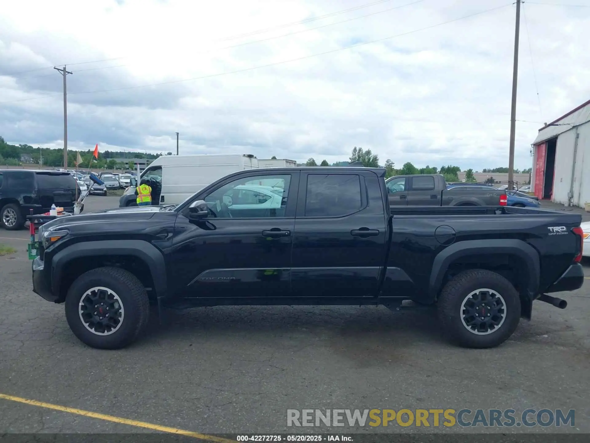 14 fotografías del automóvil dañado 3TMLB5JN3RM047323 TOYOTA TACOMA 2024