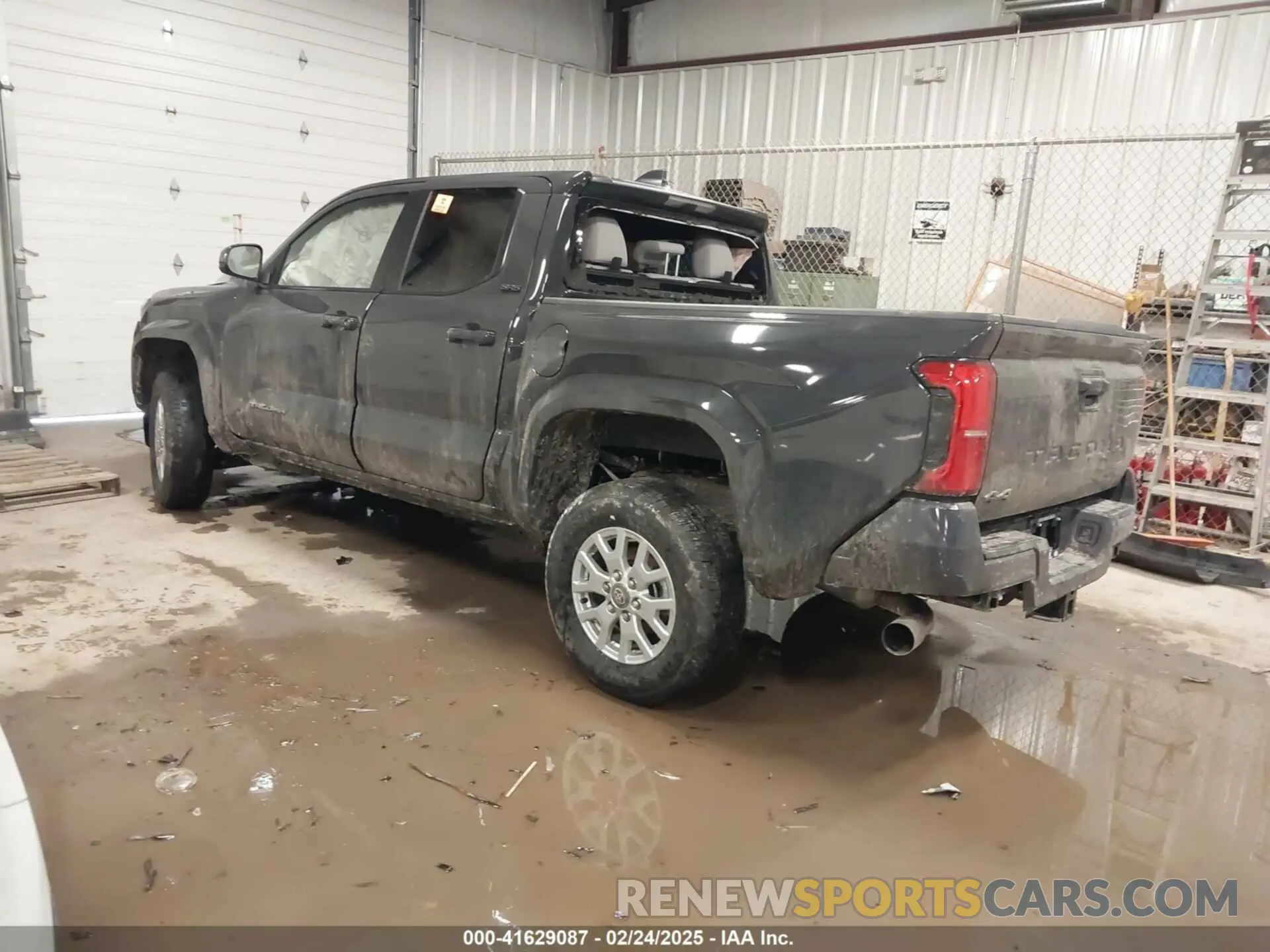 3 fotografías del automóvil dañado 3TMLB5JN3RM080161 TOYOTA TACOMA 2024