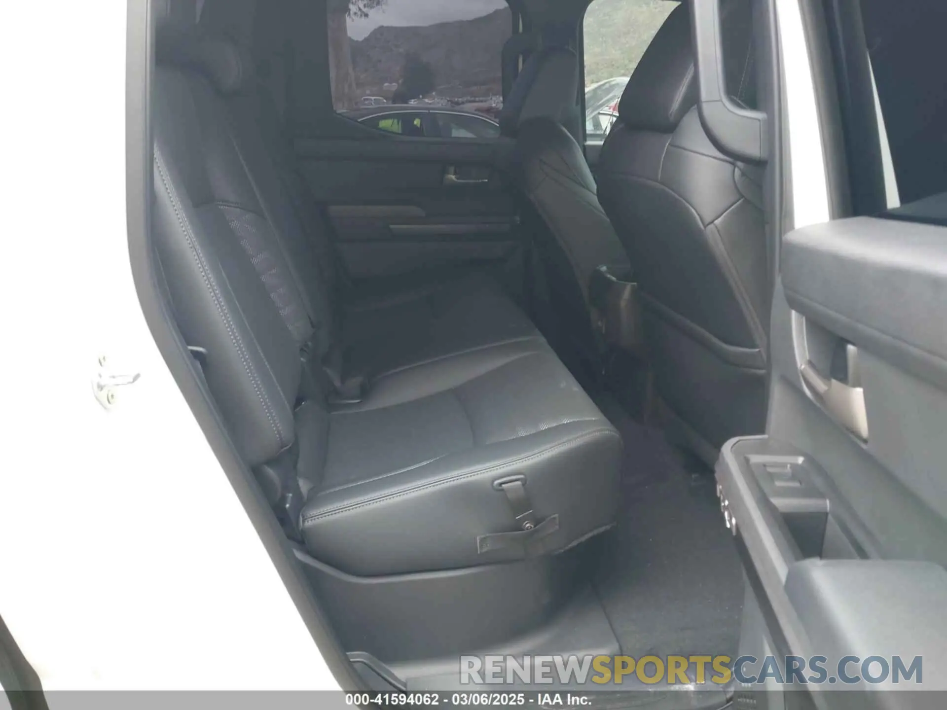 8 fotografías del automóvil dañado 3TMLB5JN4RM011169 TOYOTA TACOMA 2024