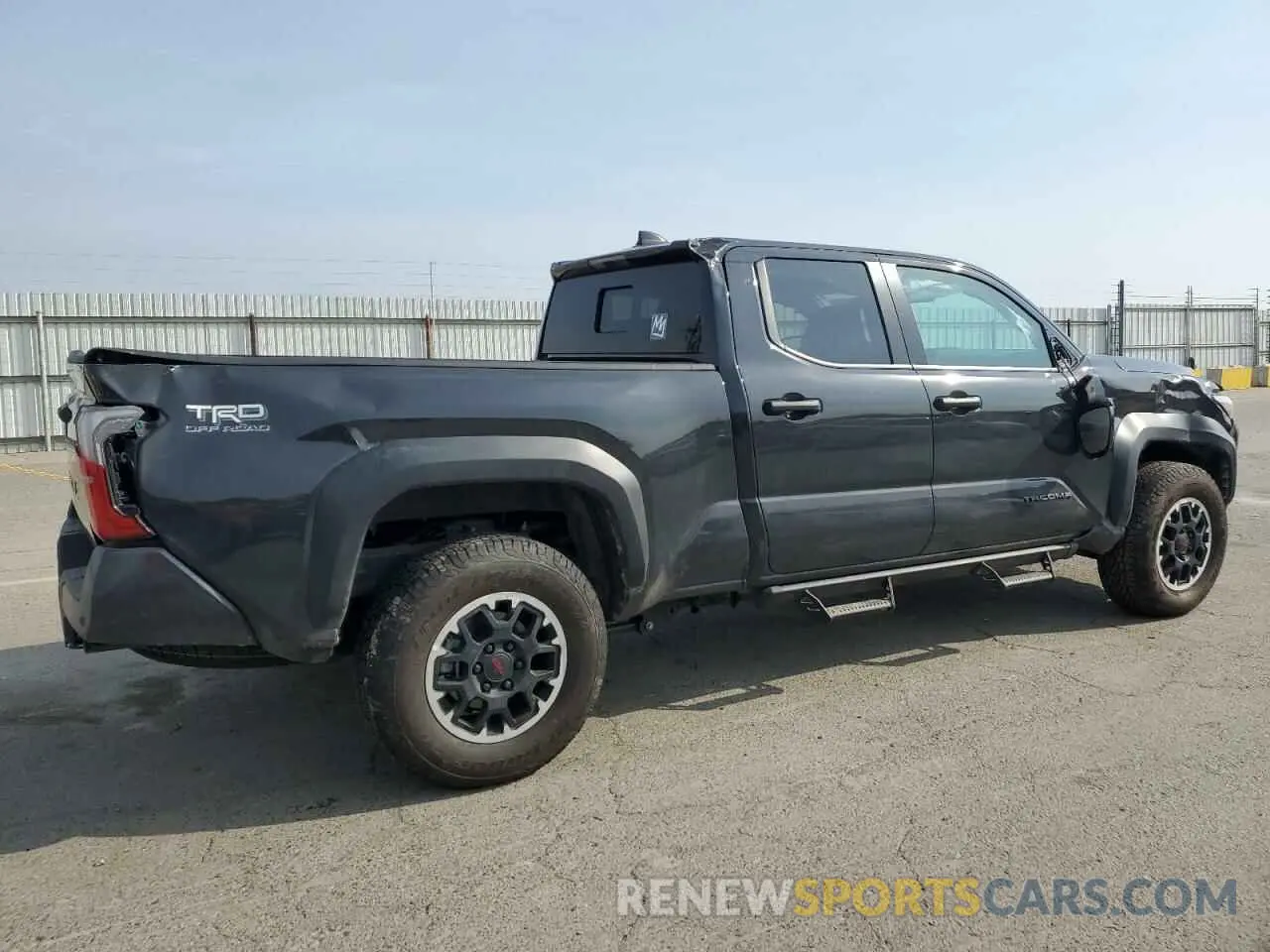 3 fotografías del automóvil dañado 3TMLB5JN4RM018560 TOYOTA TACOMA 2024
