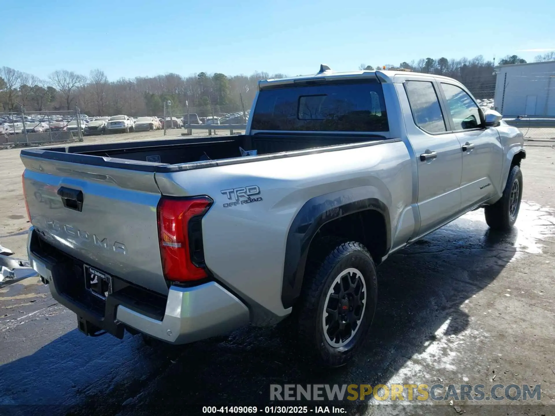 4 fotografías del automóvil dañado 3TMLB5JN4RM022026 TOYOTA TACOMA 2024
