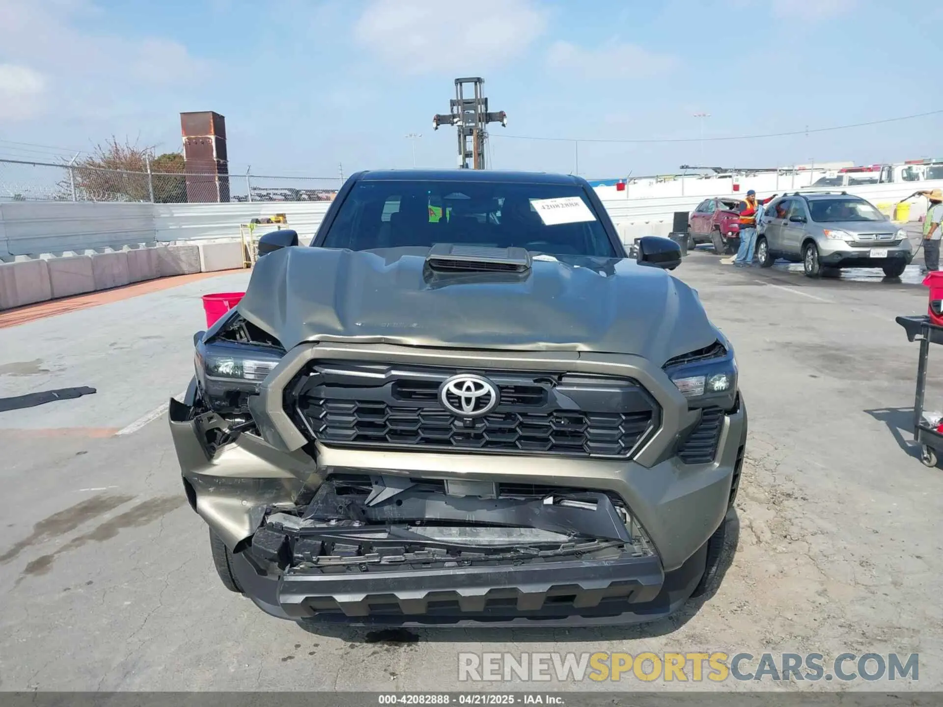 12 fotografías del automóvil dañado 3TMLB5JN4RM047640 TOYOTA TACOMA 2024