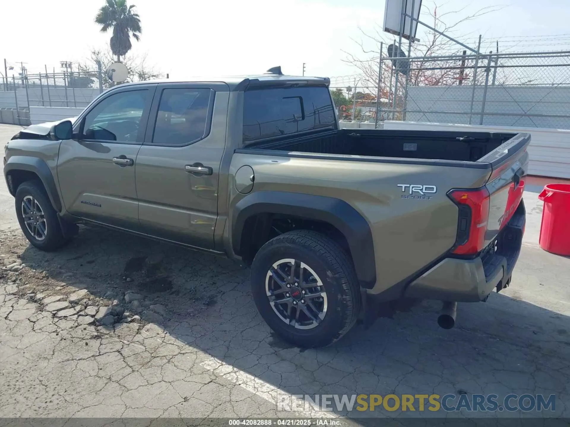 3 fotografías del automóvil dañado 3TMLB5JN4RM047640 TOYOTA TACOMA 2024