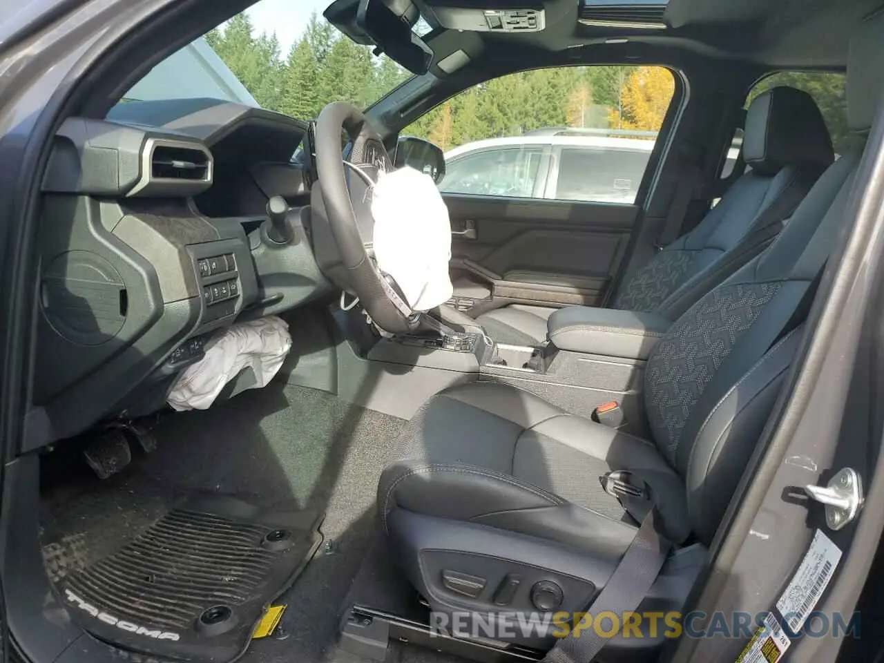 7 fotografías del automóvil dañado 3TMLB5JN4RM048710 TOYOTA TACOMA 2024